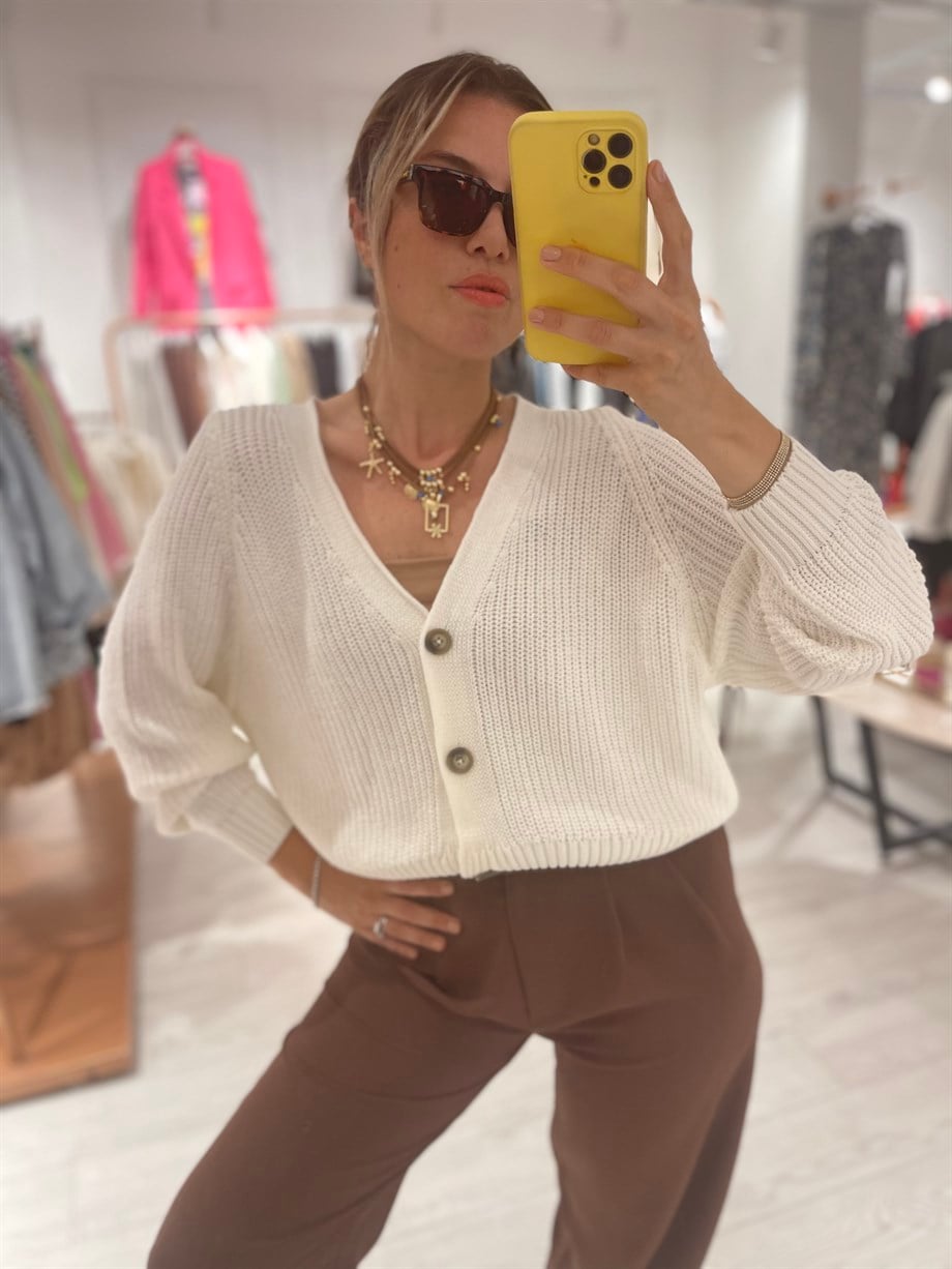 Ekru Kısa Triko Hırka