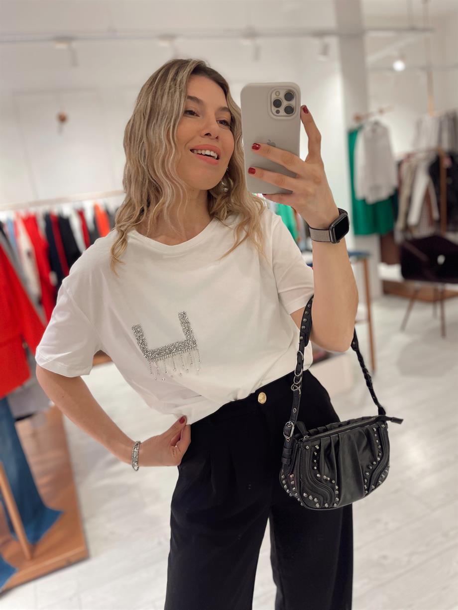 Ekru Taşlı Cep Detaylı Tshirt