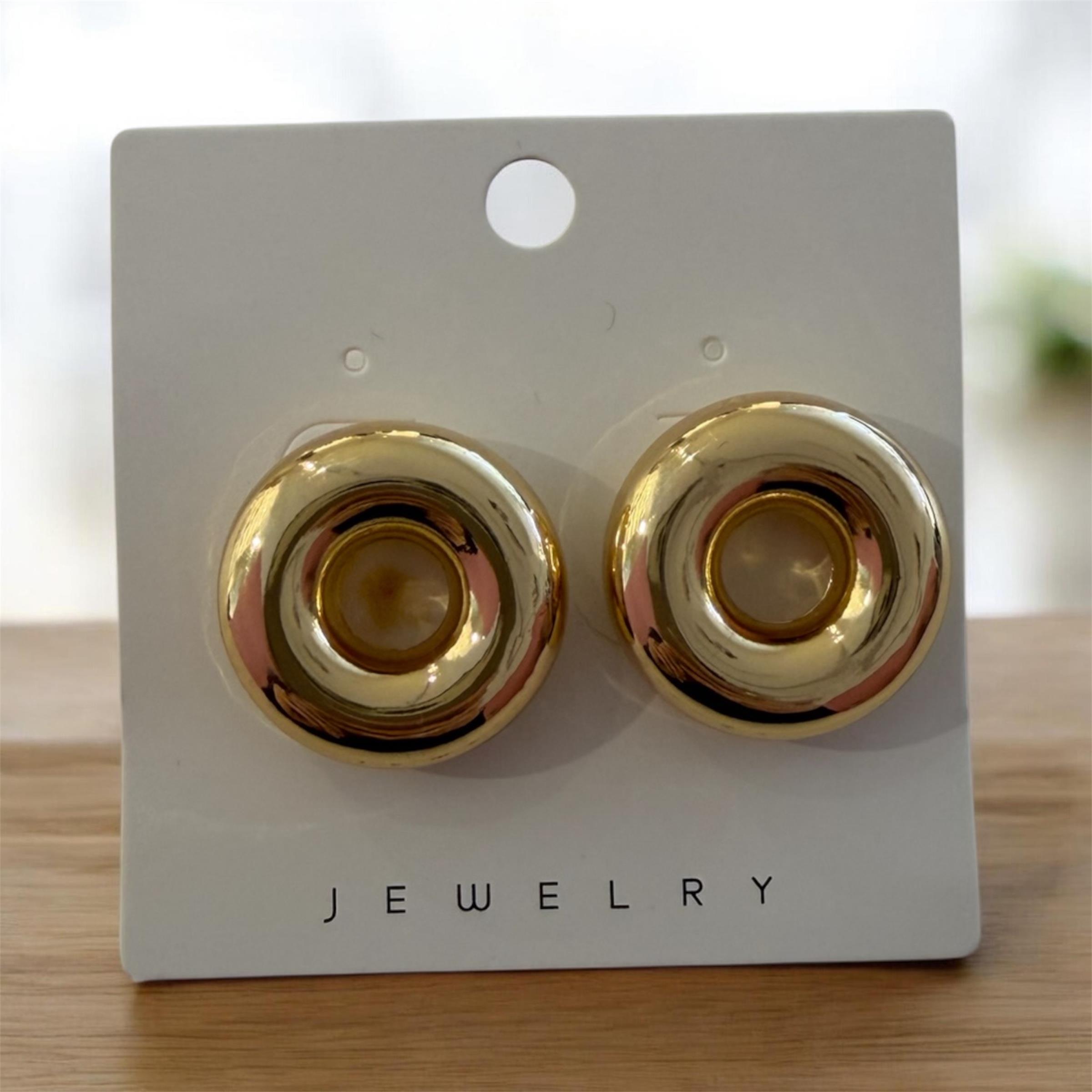 Gold Oval Halkalı Küpe