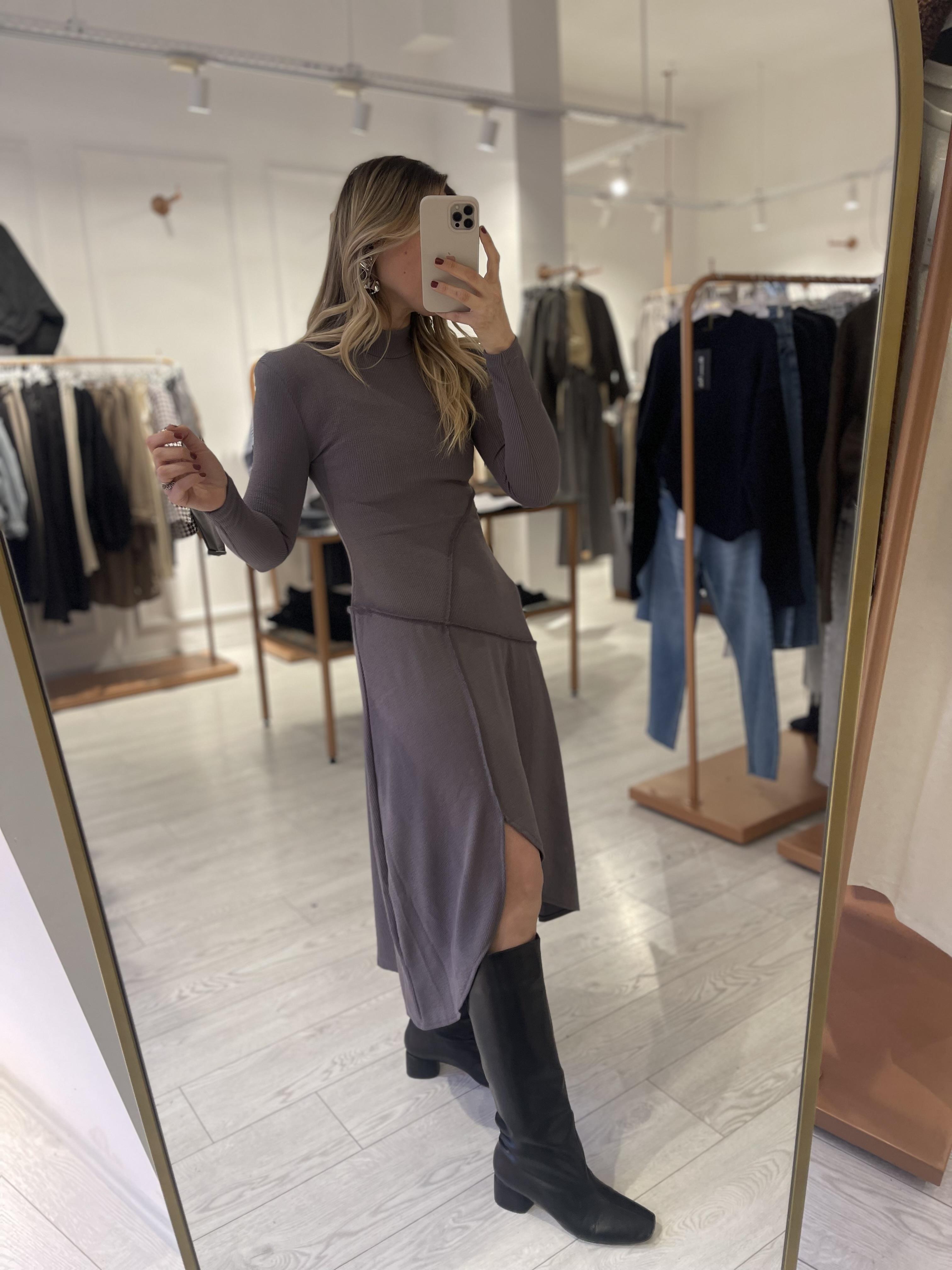 Gri Asimetrik Kesim Vatkalı Fitilli Triko Elbise · 6