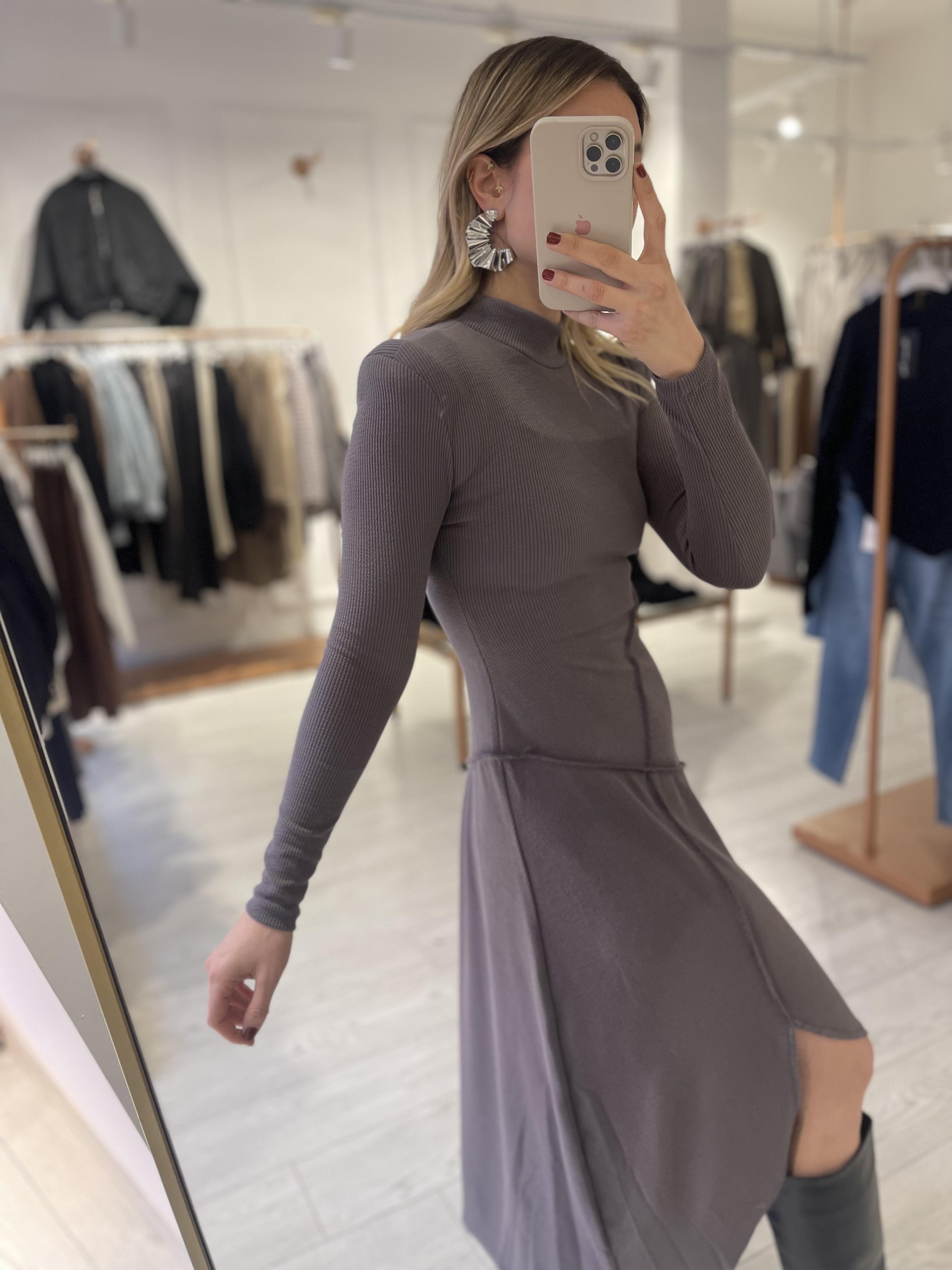 Gri Asimetrik Kesim Vatkalı Fitilli Triko Elbise · 3