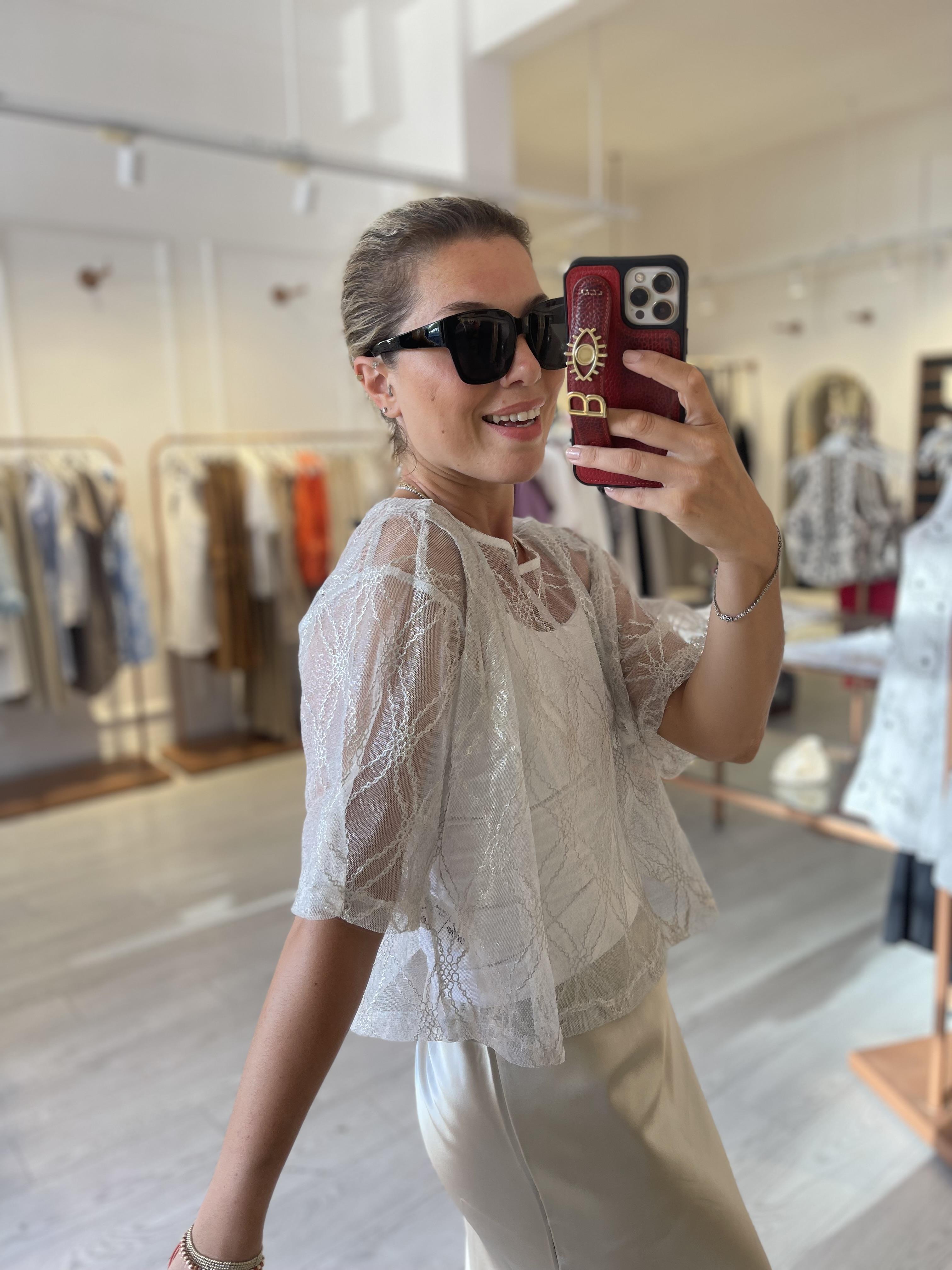 Gümüş İşlemeli Transparan Bluz