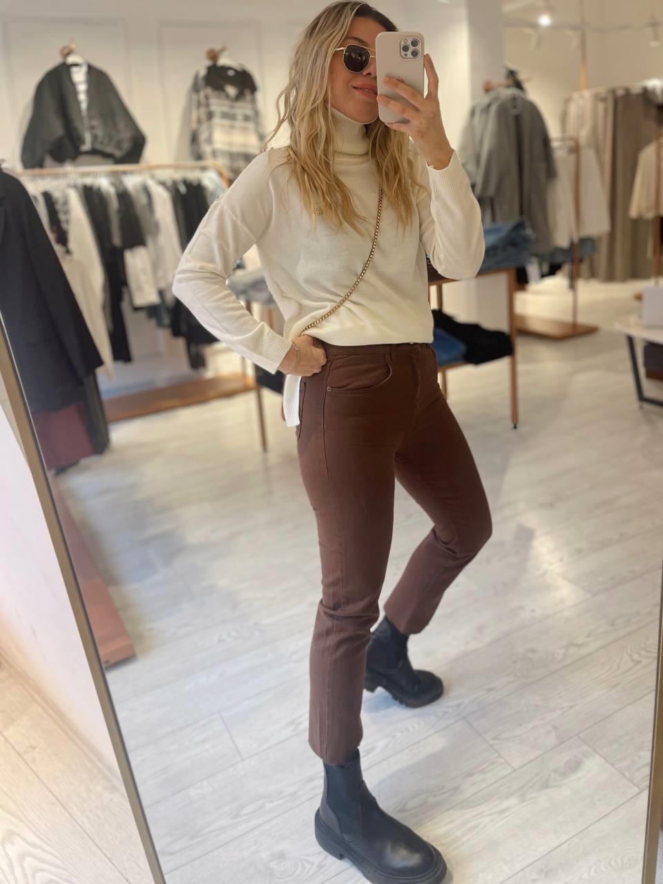 Kahverengi Orj. Marka Kesik Paça Boyfit Jean · 2