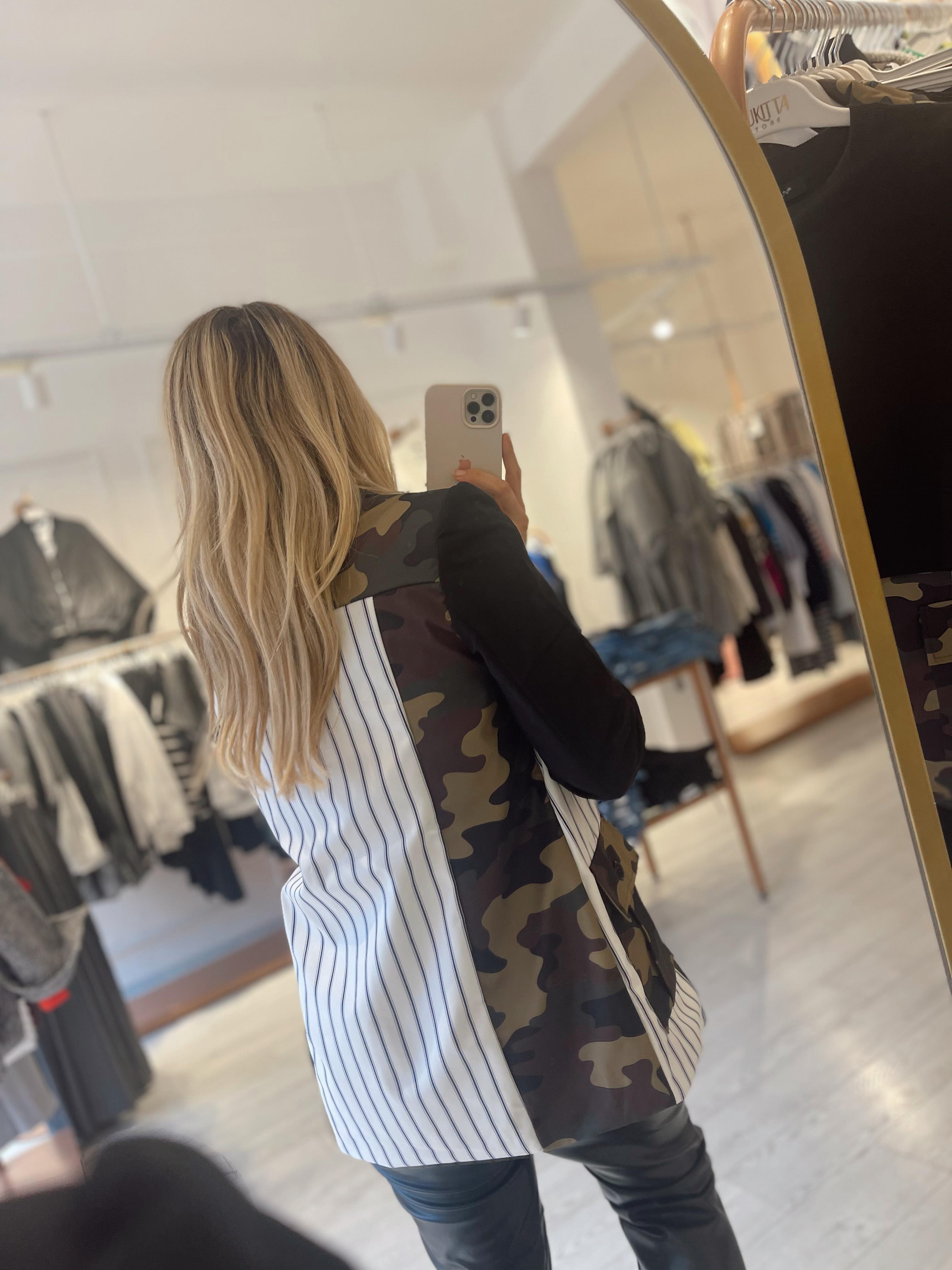 Kamuflaj Desenli Tasarım Blazer · 4