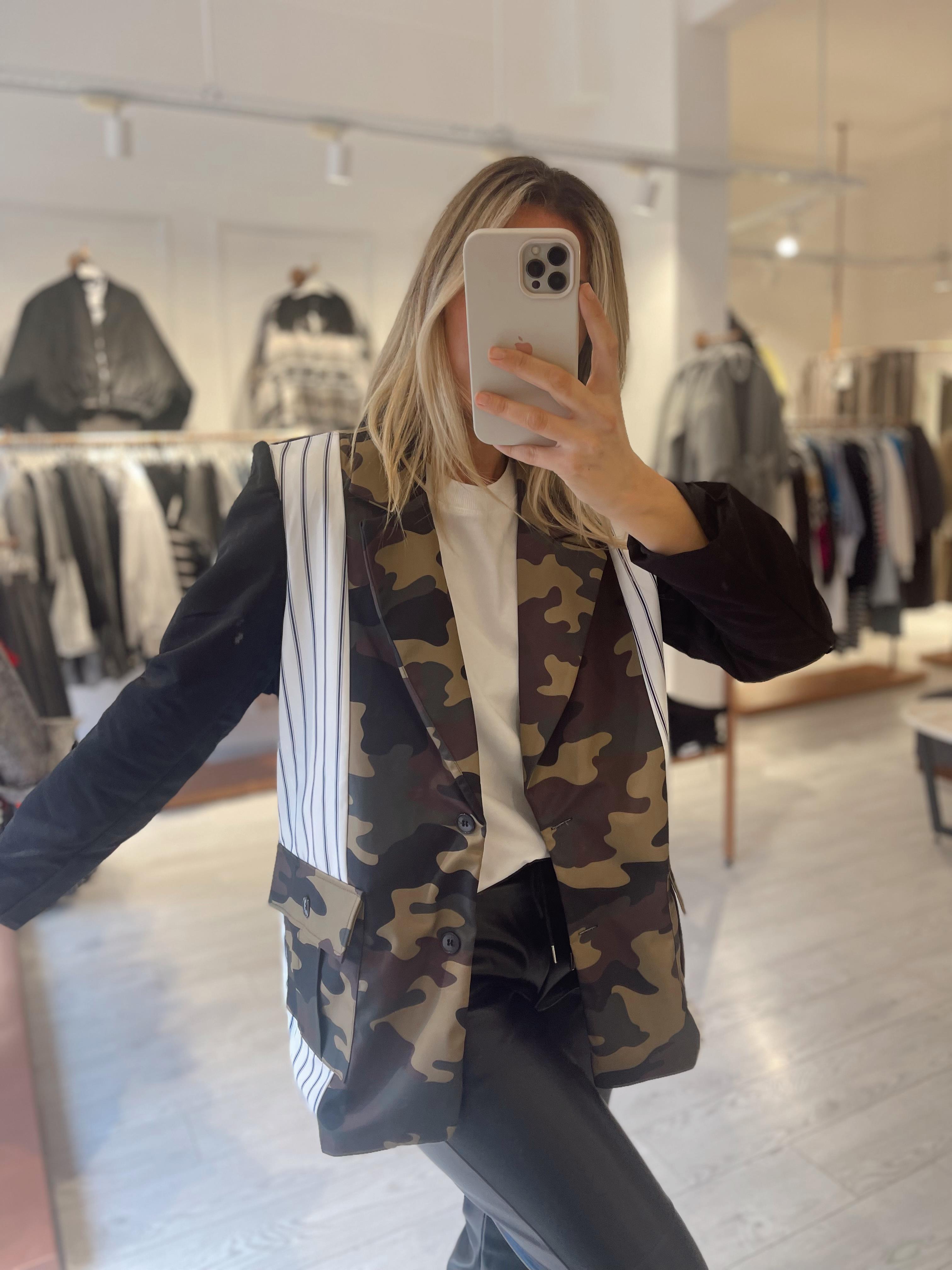 Kamuflaj Desenli Tasarım Blazer · 5