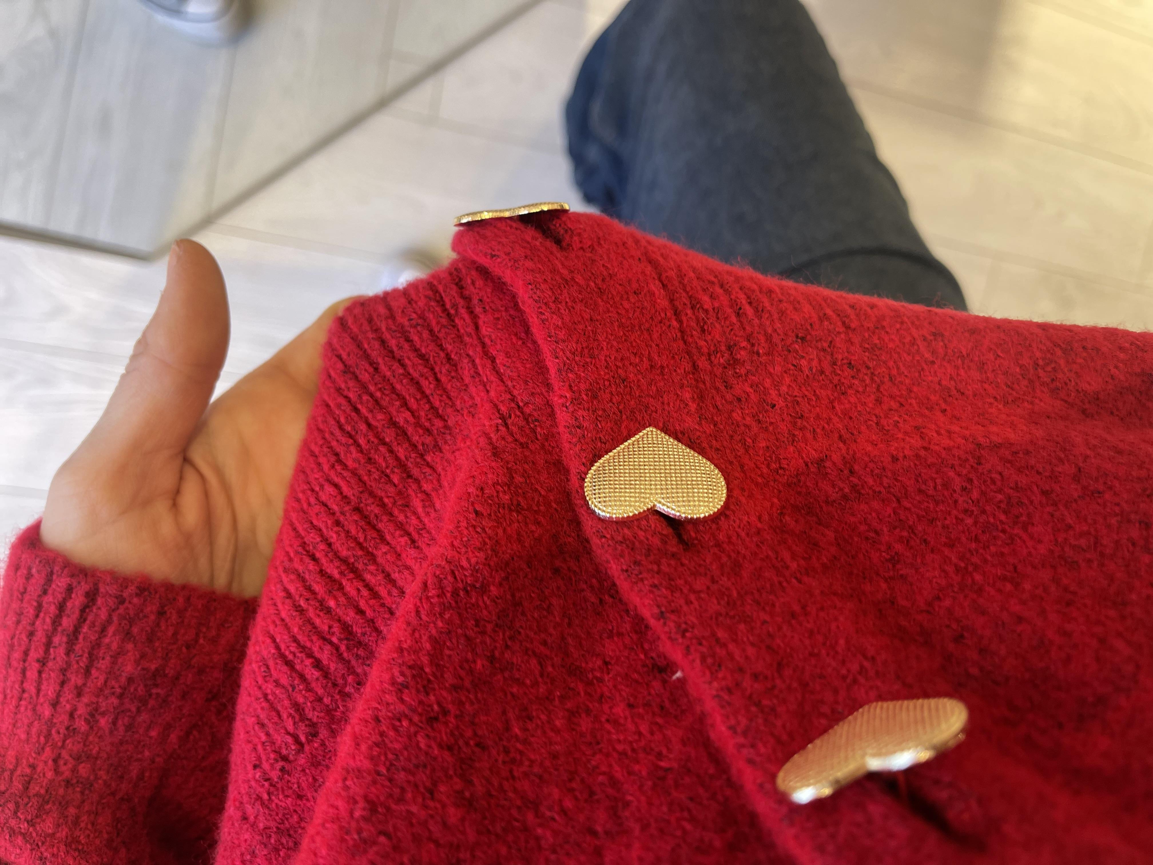 Kırmızı Gold Kalp Düğmeli Triko Hırka · 4