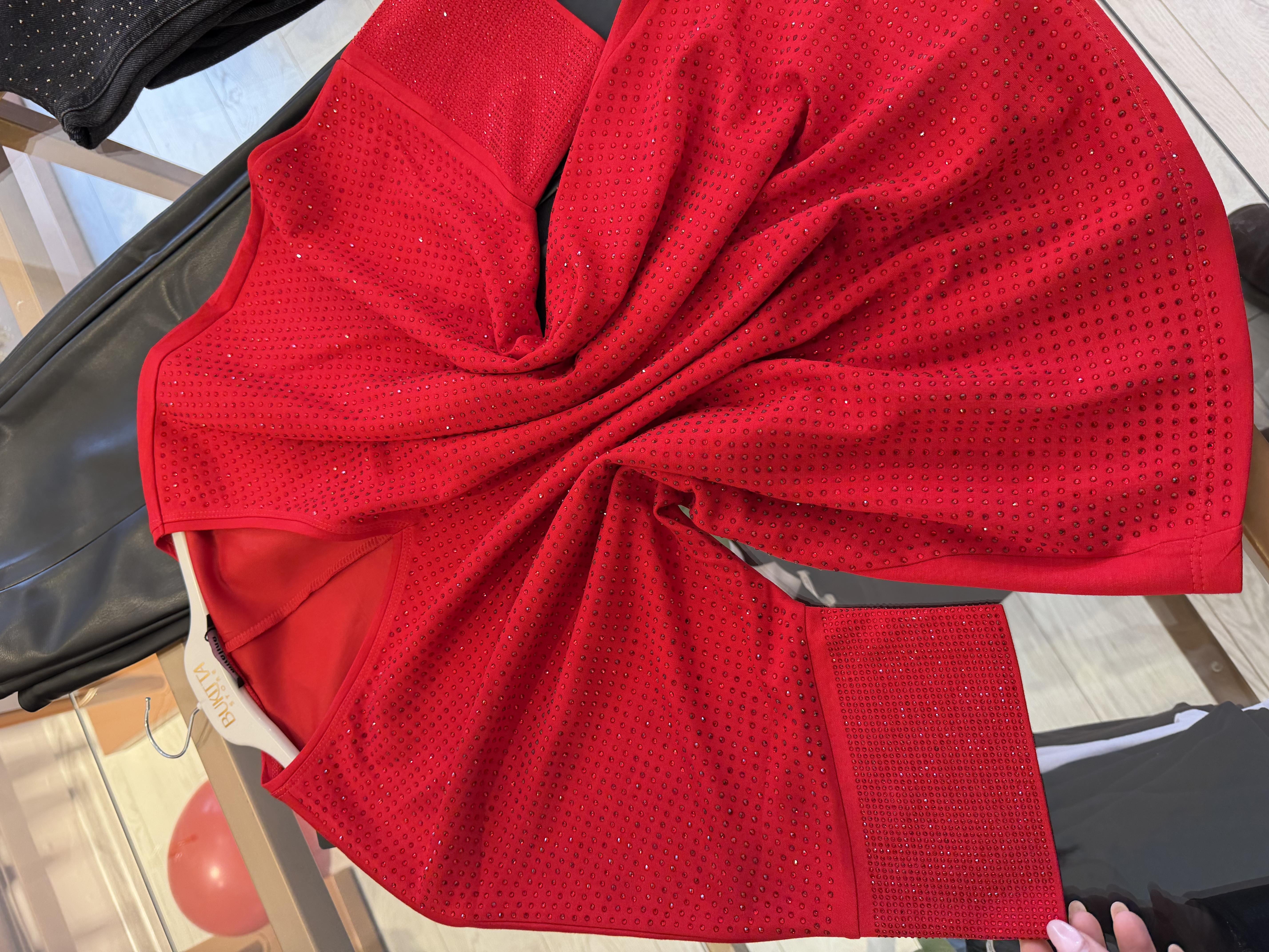 Kırmızı V Yaka İthal Taşlı Yetim Kol Bluz