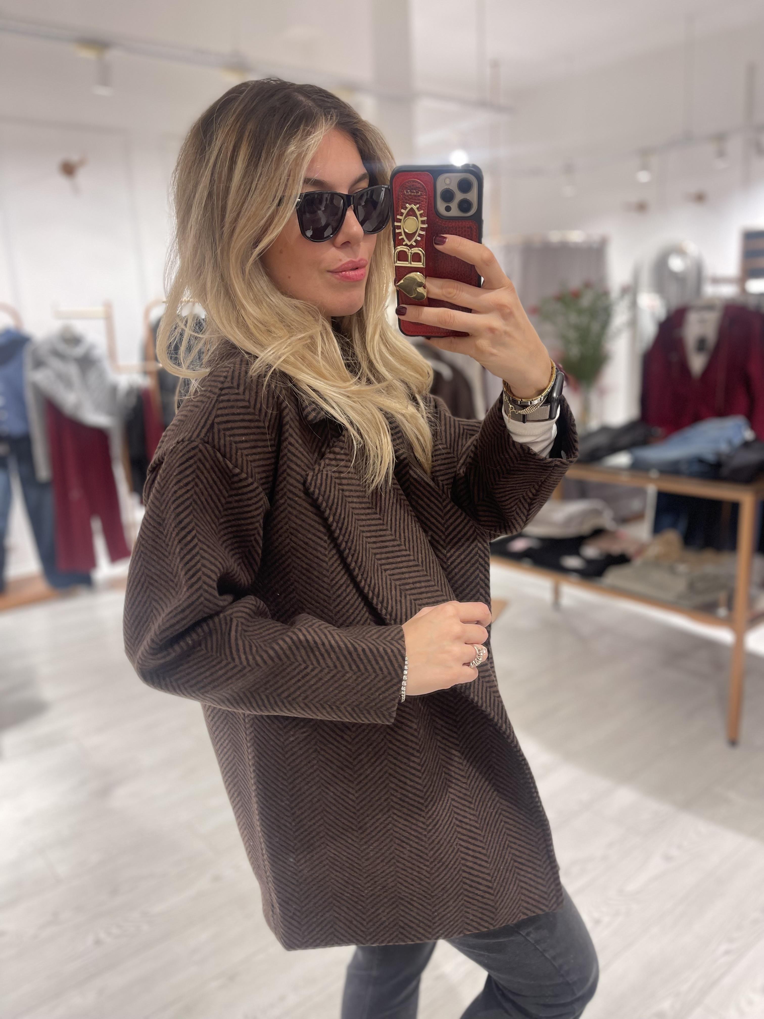 Koyu Kahve Oversize Balıksırtı Kaşe Kaban · 2