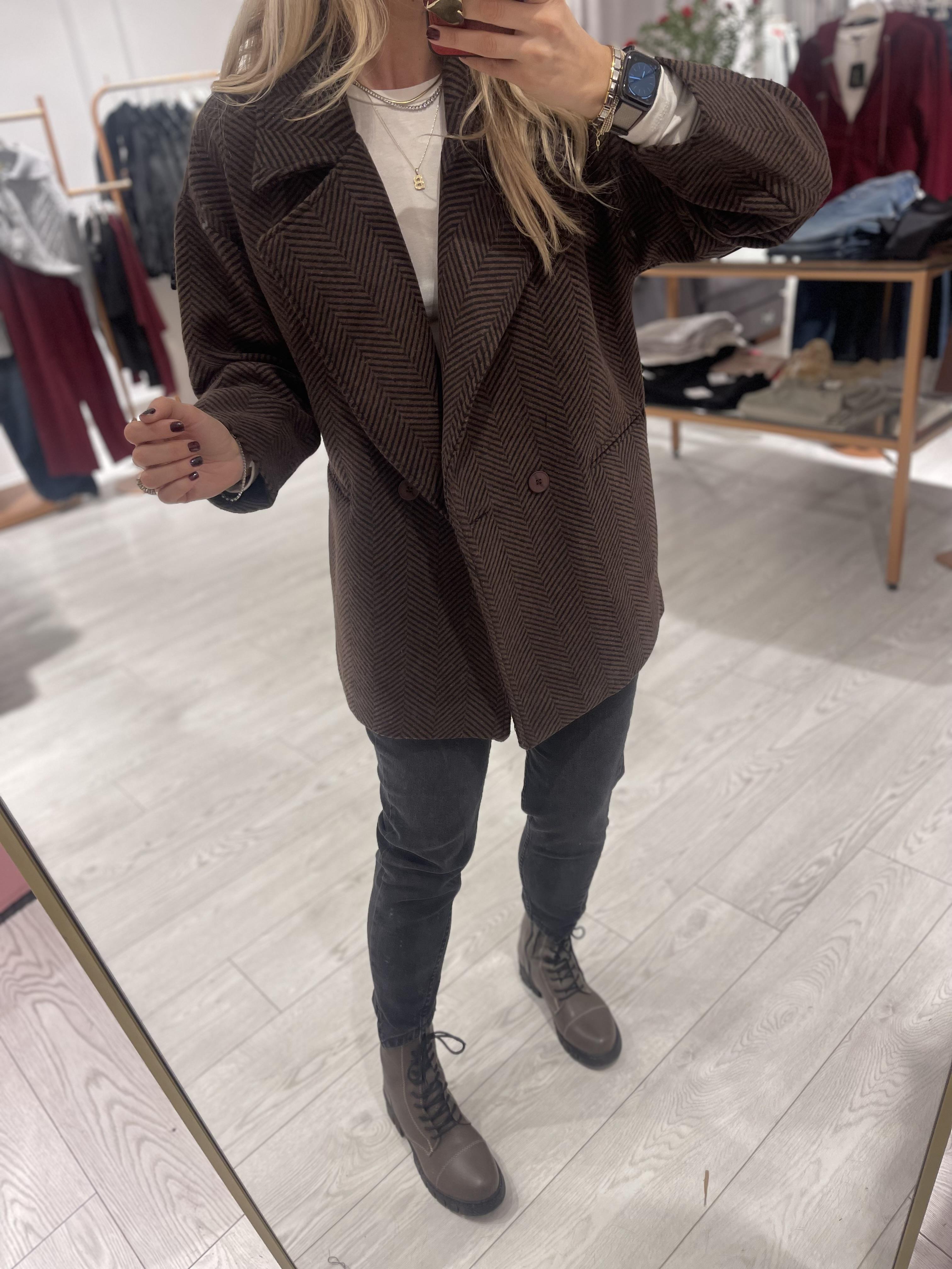 Koyu Kahve Oversize Balıksırtı Kaşe Kaban · 4