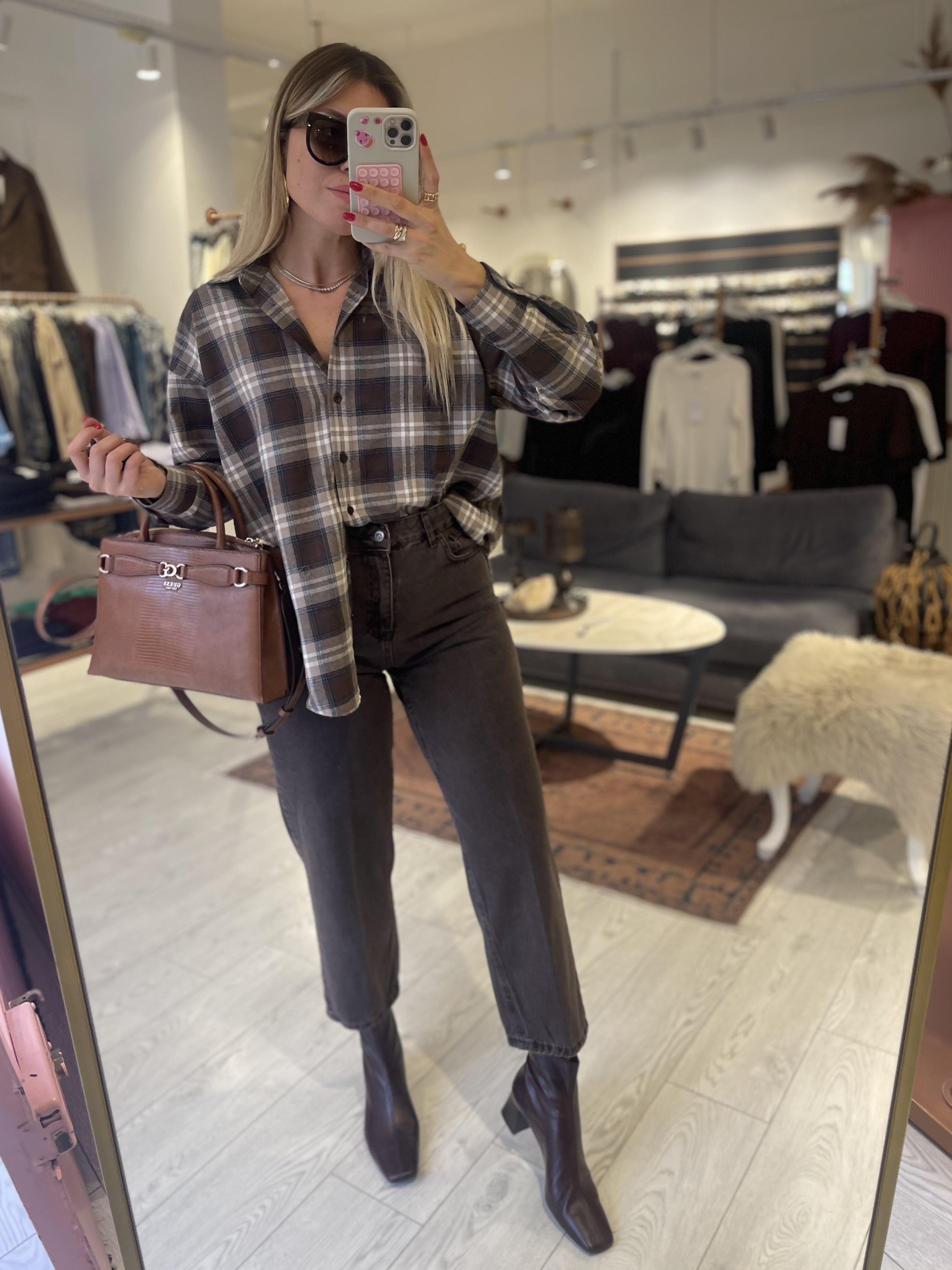 Koyu Kahve Skater Jean – Tam Kalıp, Fermuarlı, Günlük Rahat Denim Pantolon