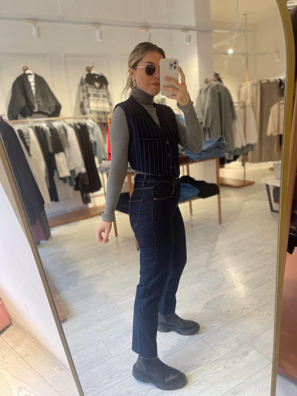 Koyu Lacivert Orj. Marka Kesik Paça Boyfit Jean · 3