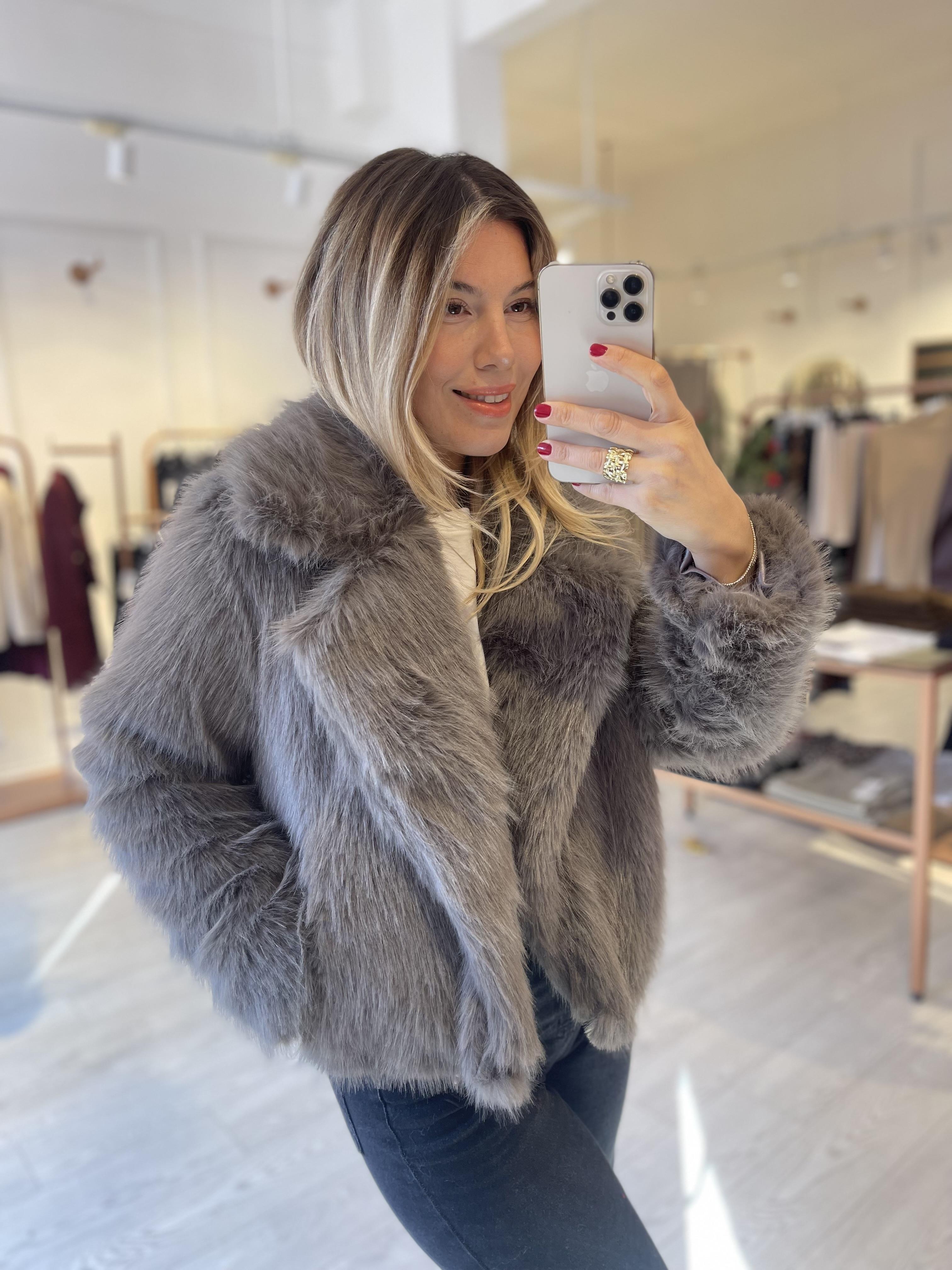 Kül Rengi Kısa Kürk