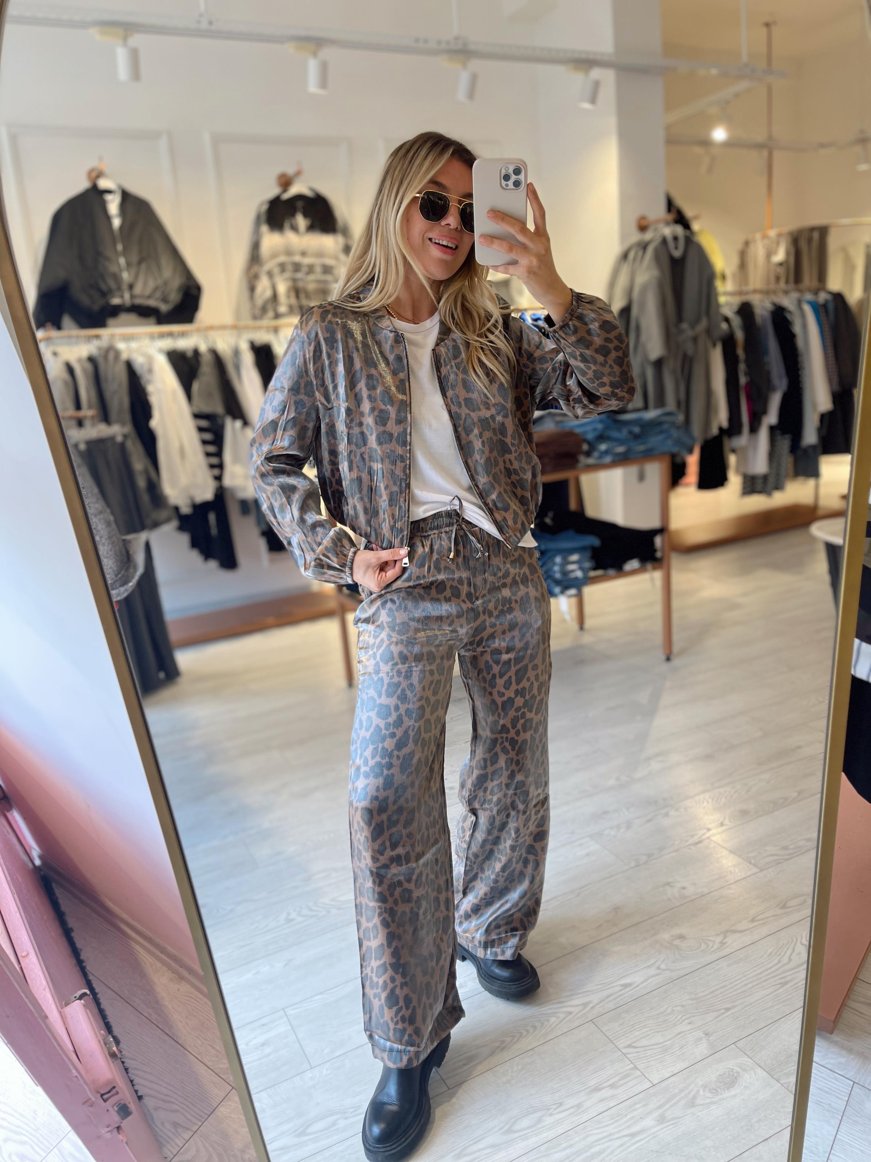 Leopar Parlak Pantolon