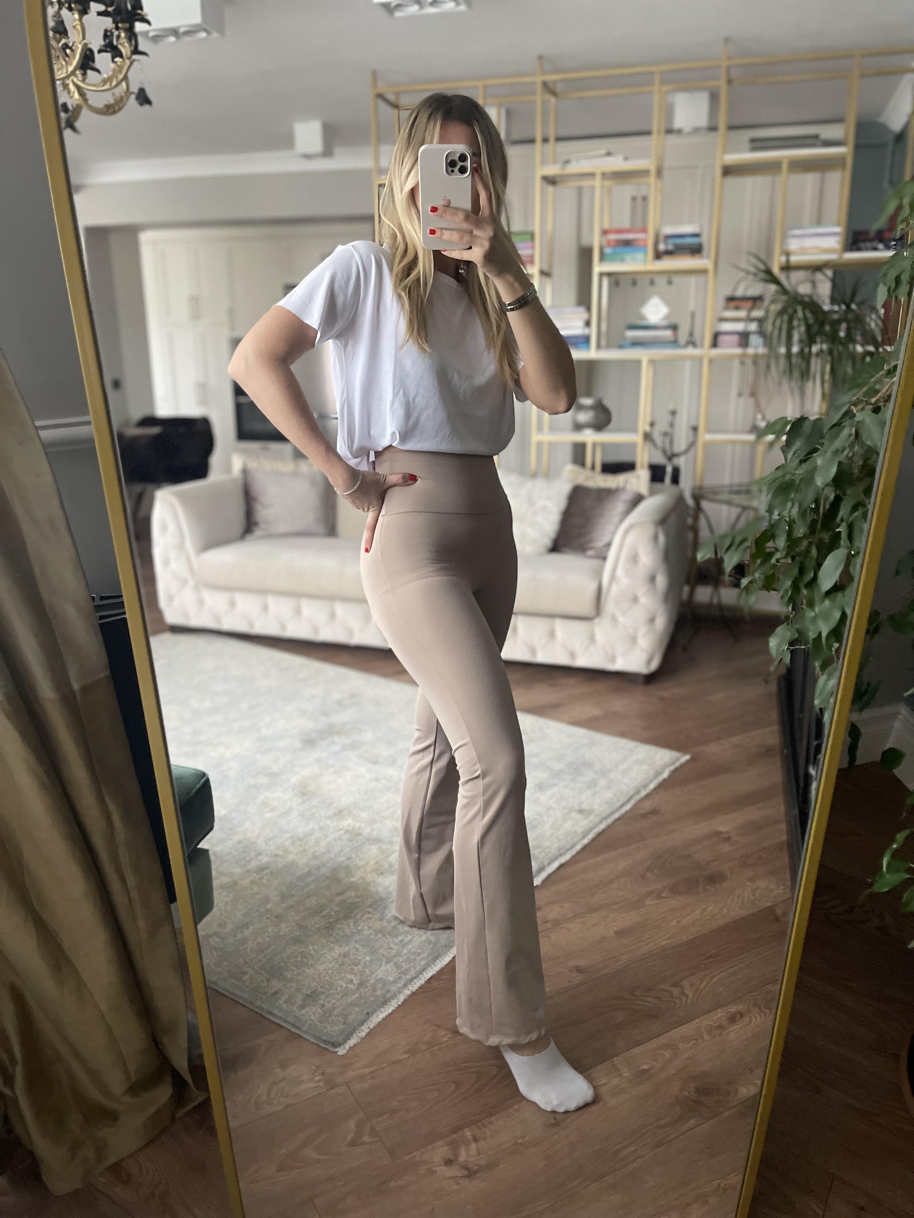 Marka Model Şardonlu Flare Paça Tayt Bej