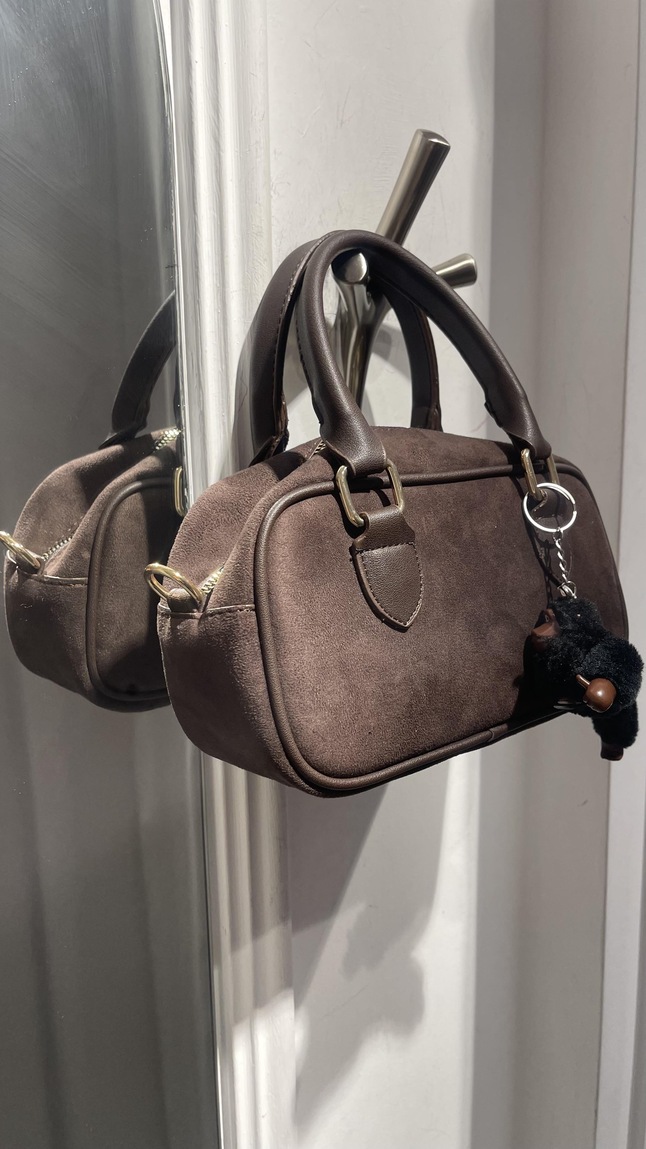 Milani Acı Kahve Mini Aksesuarlı Süet Çanta