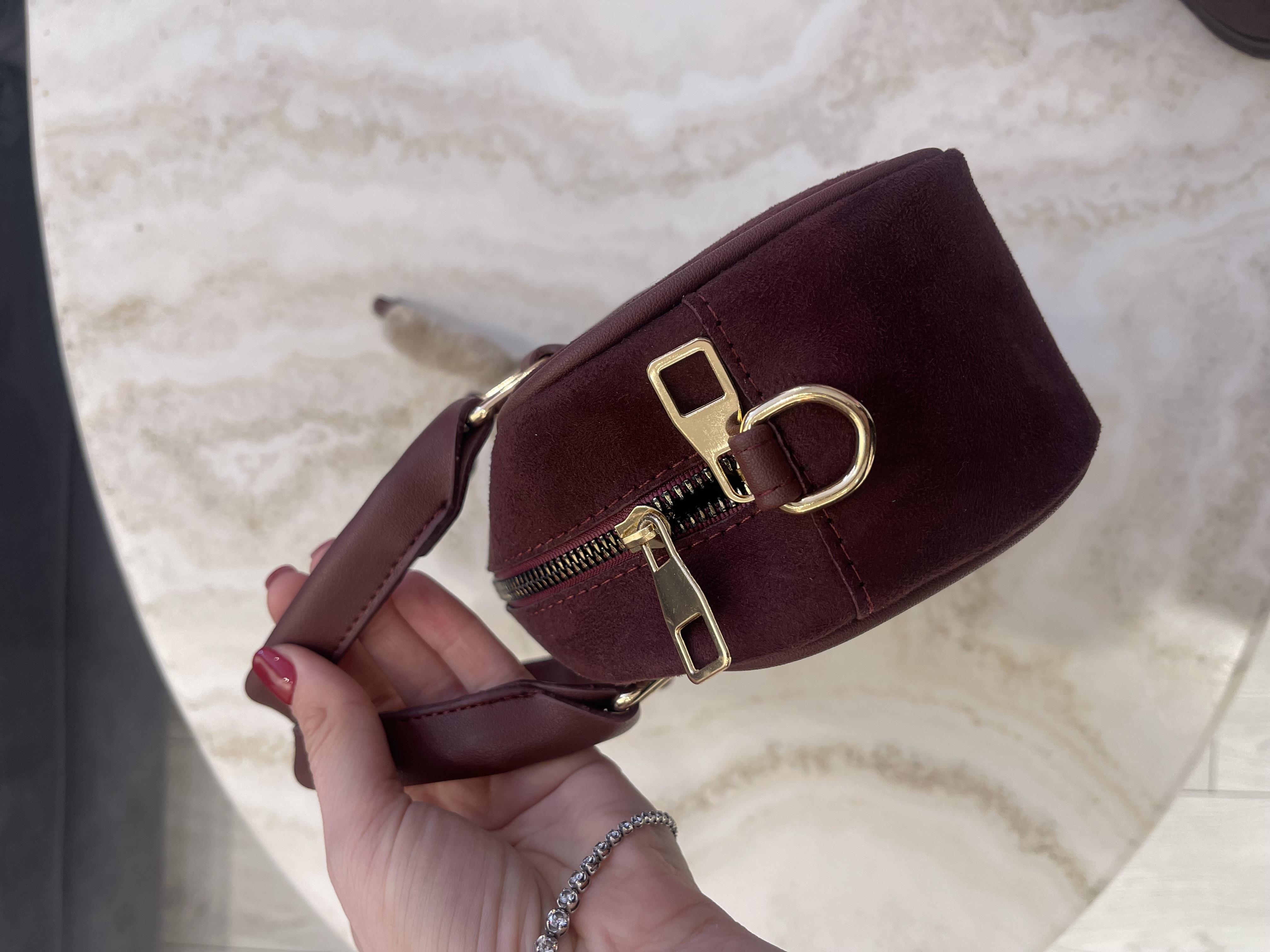 Milani Bordo Mini Aksesuarlı Süet Çanta · 3