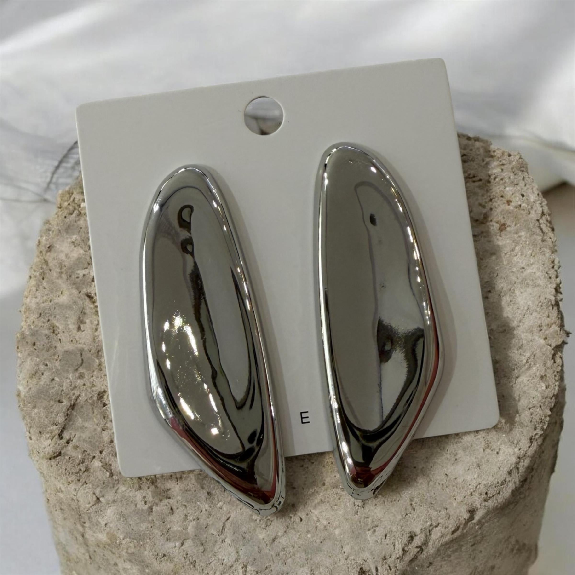 Modern Uzun Form Silver Küpe