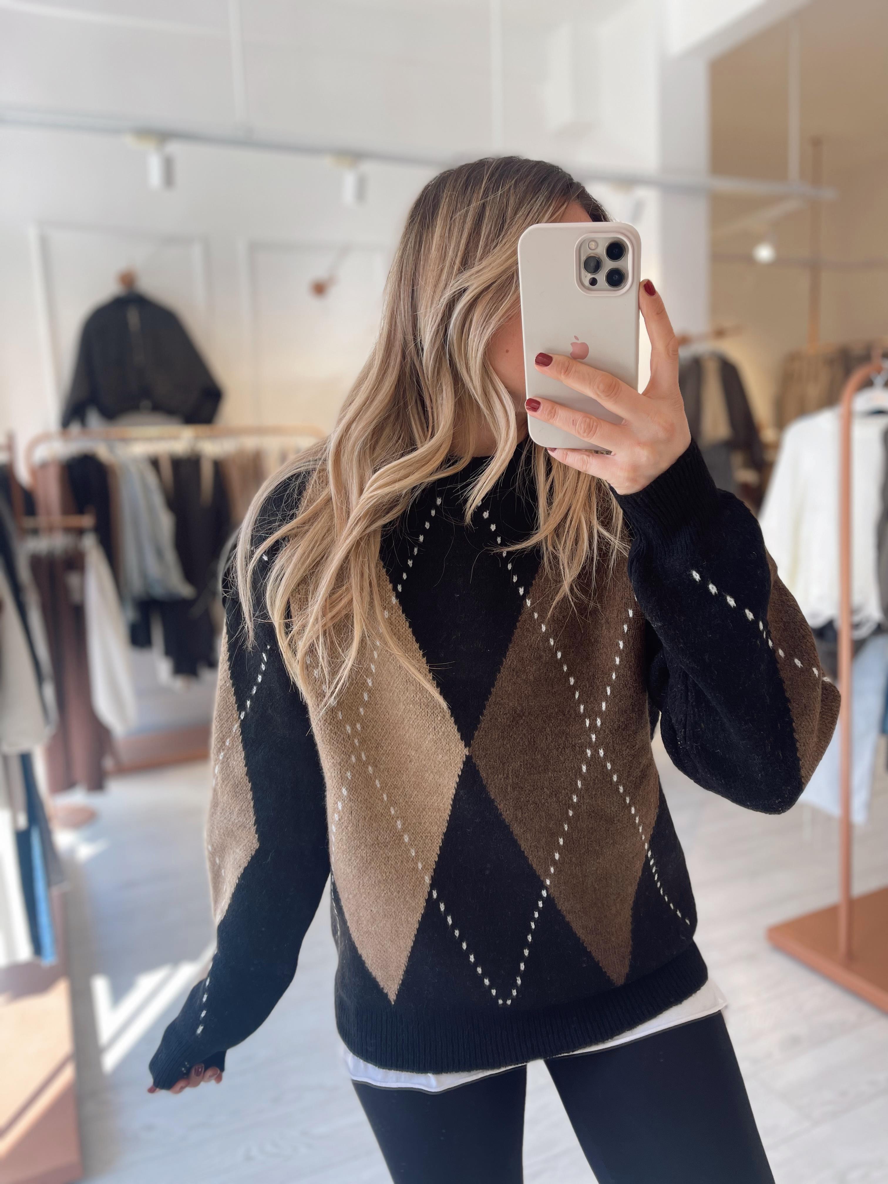 Siyah Baklava Desenli  Kazak