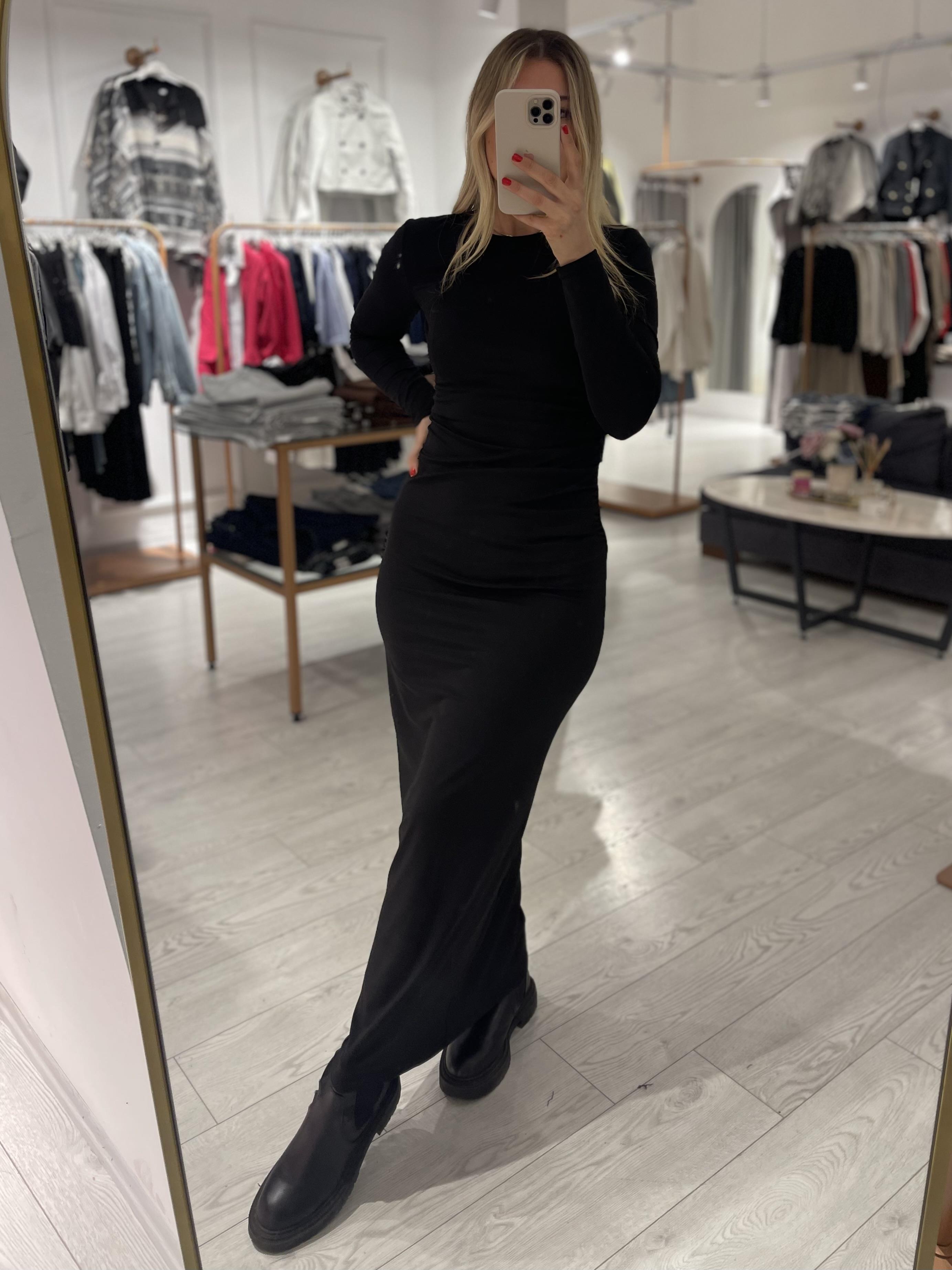 Siyah Drape Detaylı Maxi Elbise