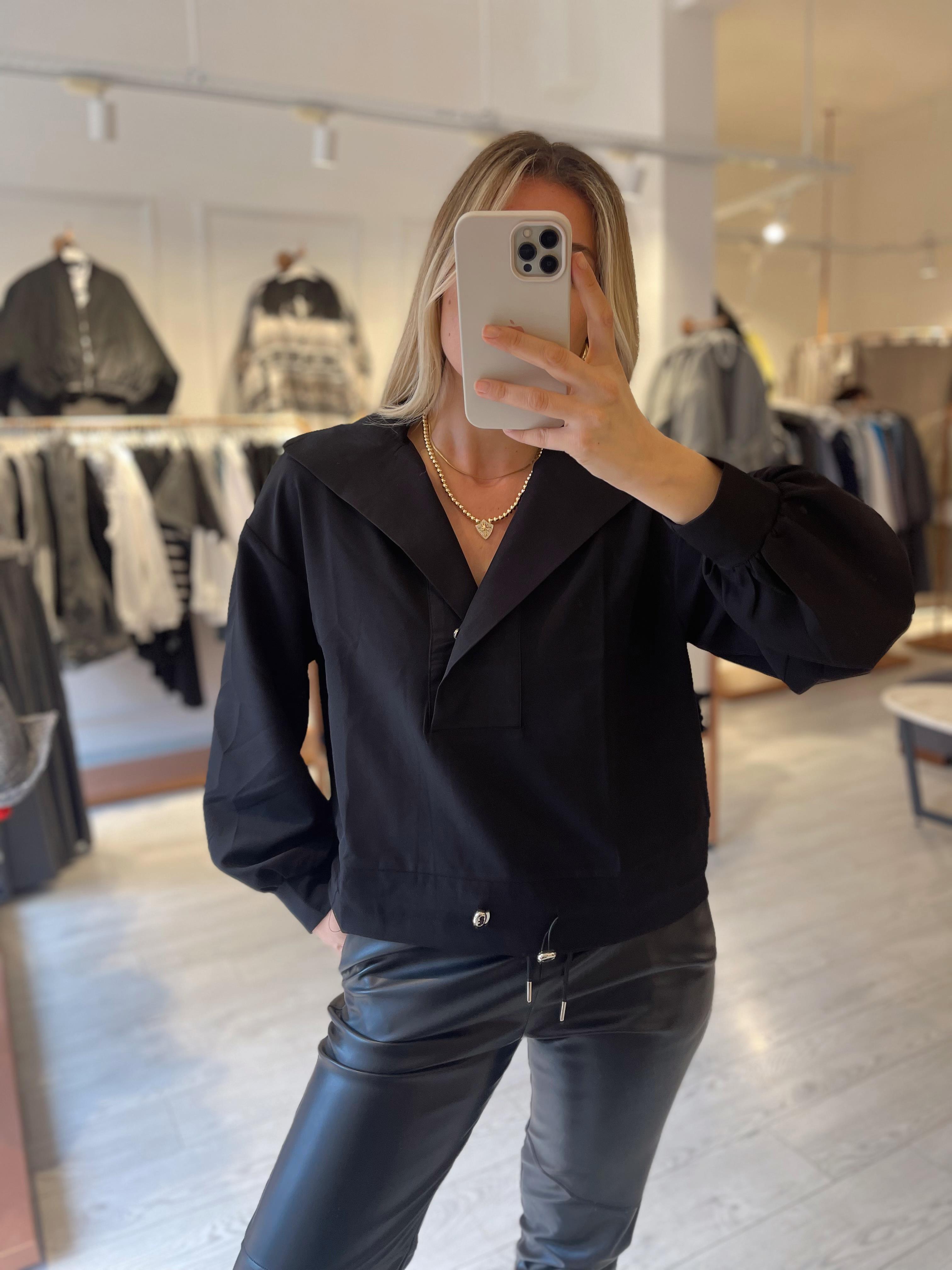 Siyah Gömlek Yaka Sweat