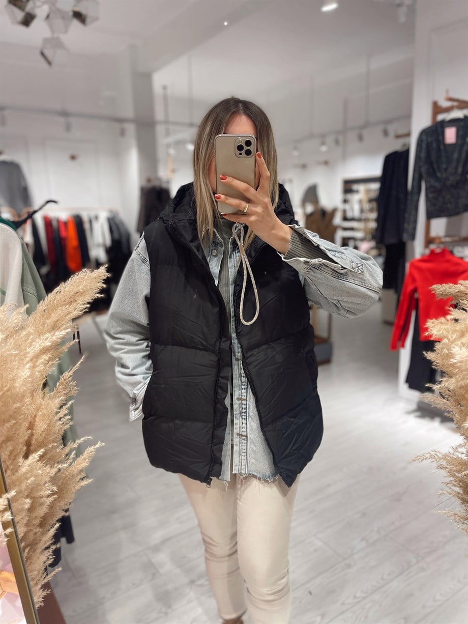 Siyah Kapüşonlu Şişme Yelek