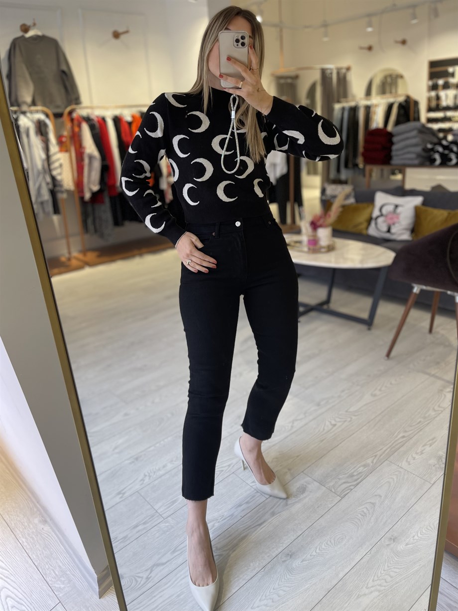 Siyah Kesik Paça Boyfit