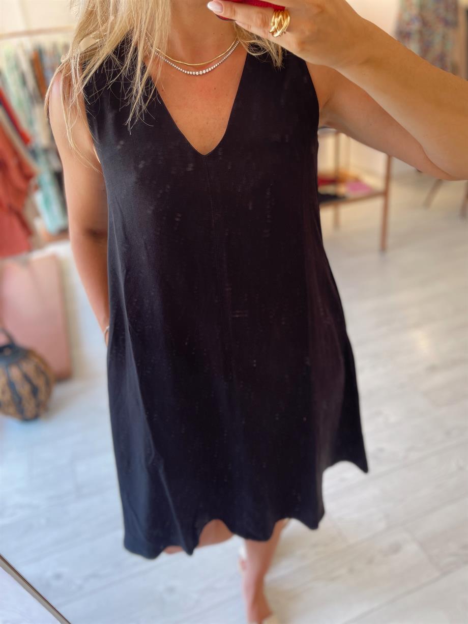 Siyah Keten V Yaka Çan Mini Elbise · 3