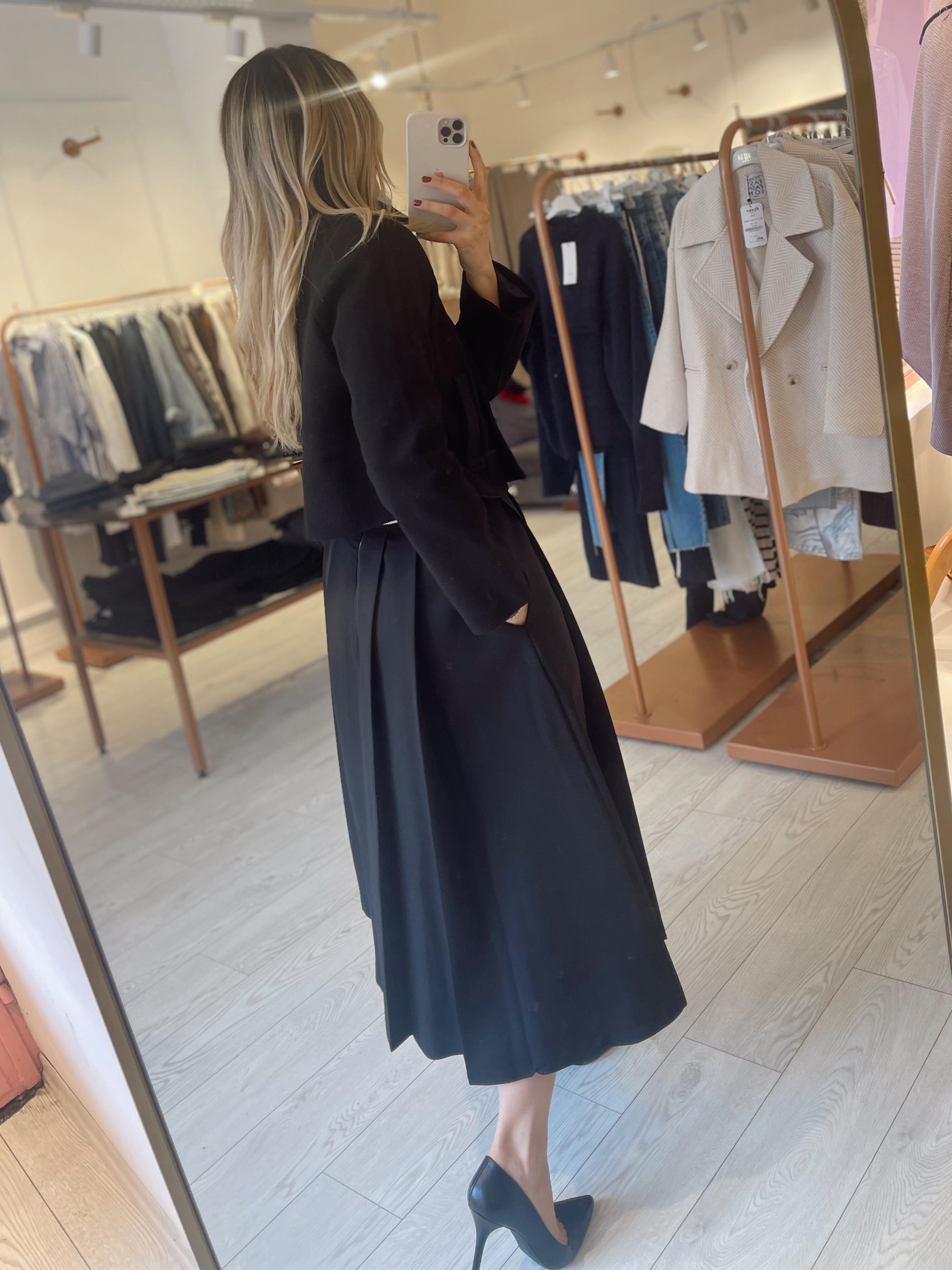 Siyah Kloş Pileli Midi Etek · 5