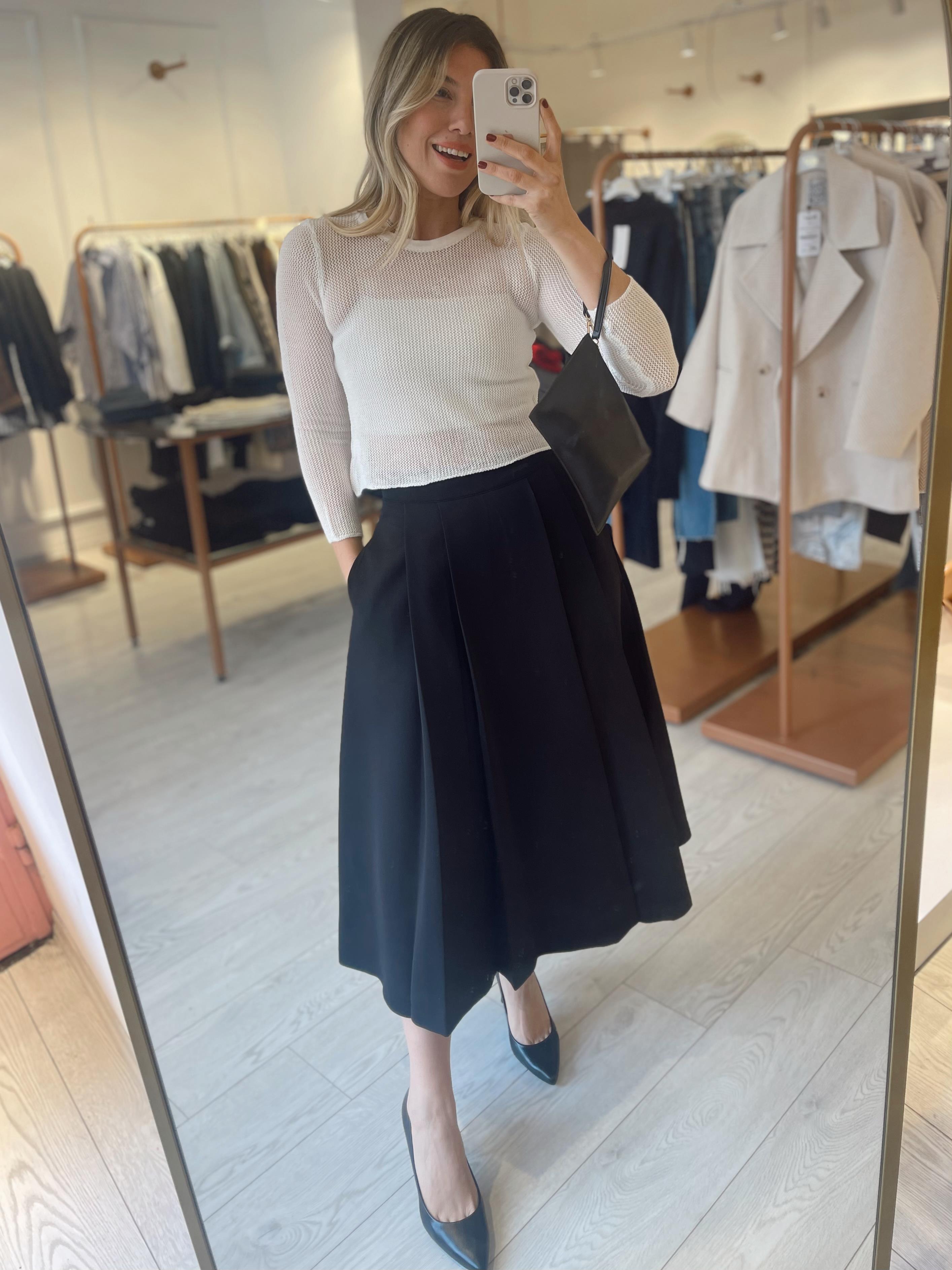 Siyah Kloş Pileli Midi Etek