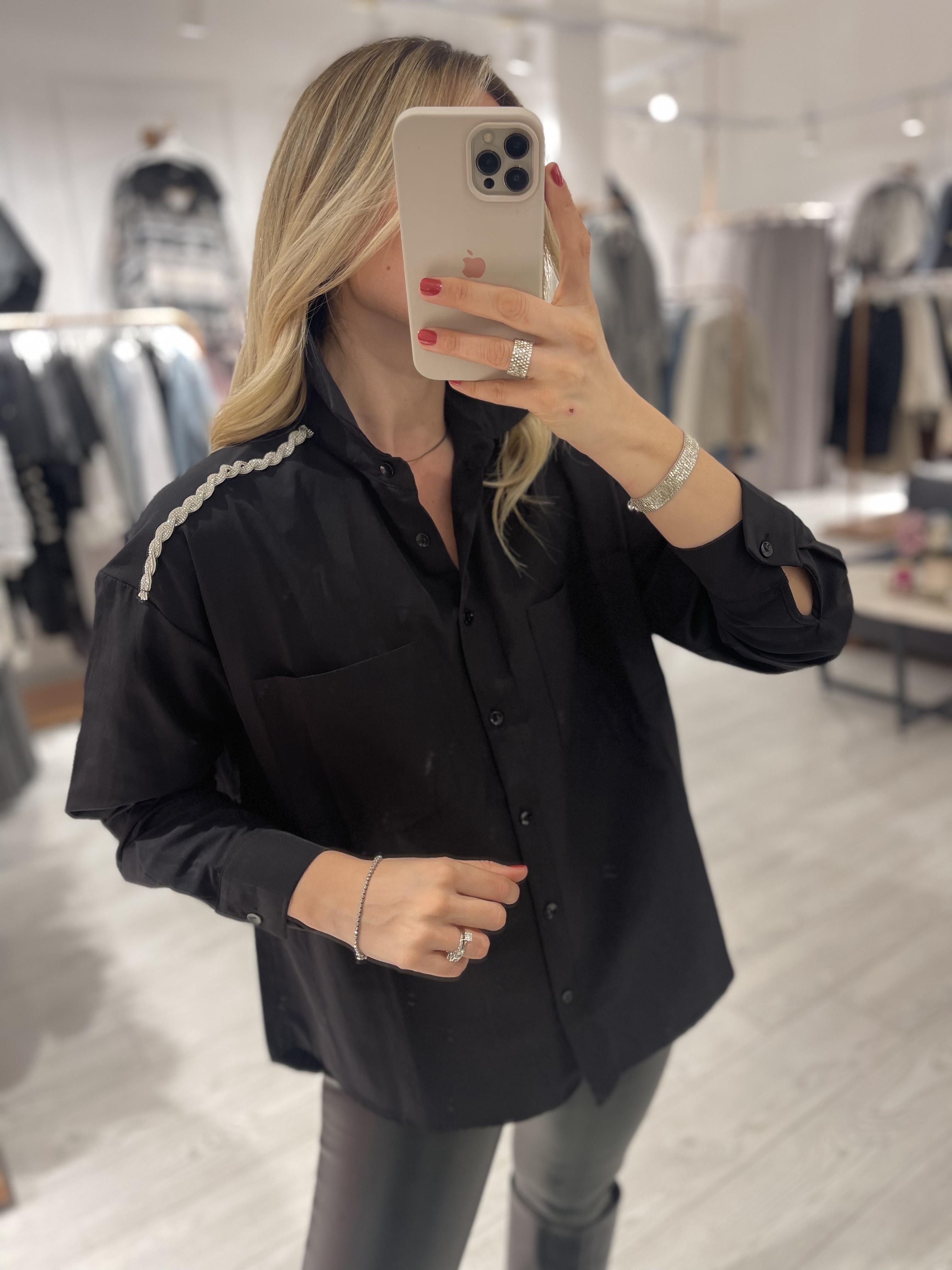 Siyah Omuz Detaylı Poplin Gömlek