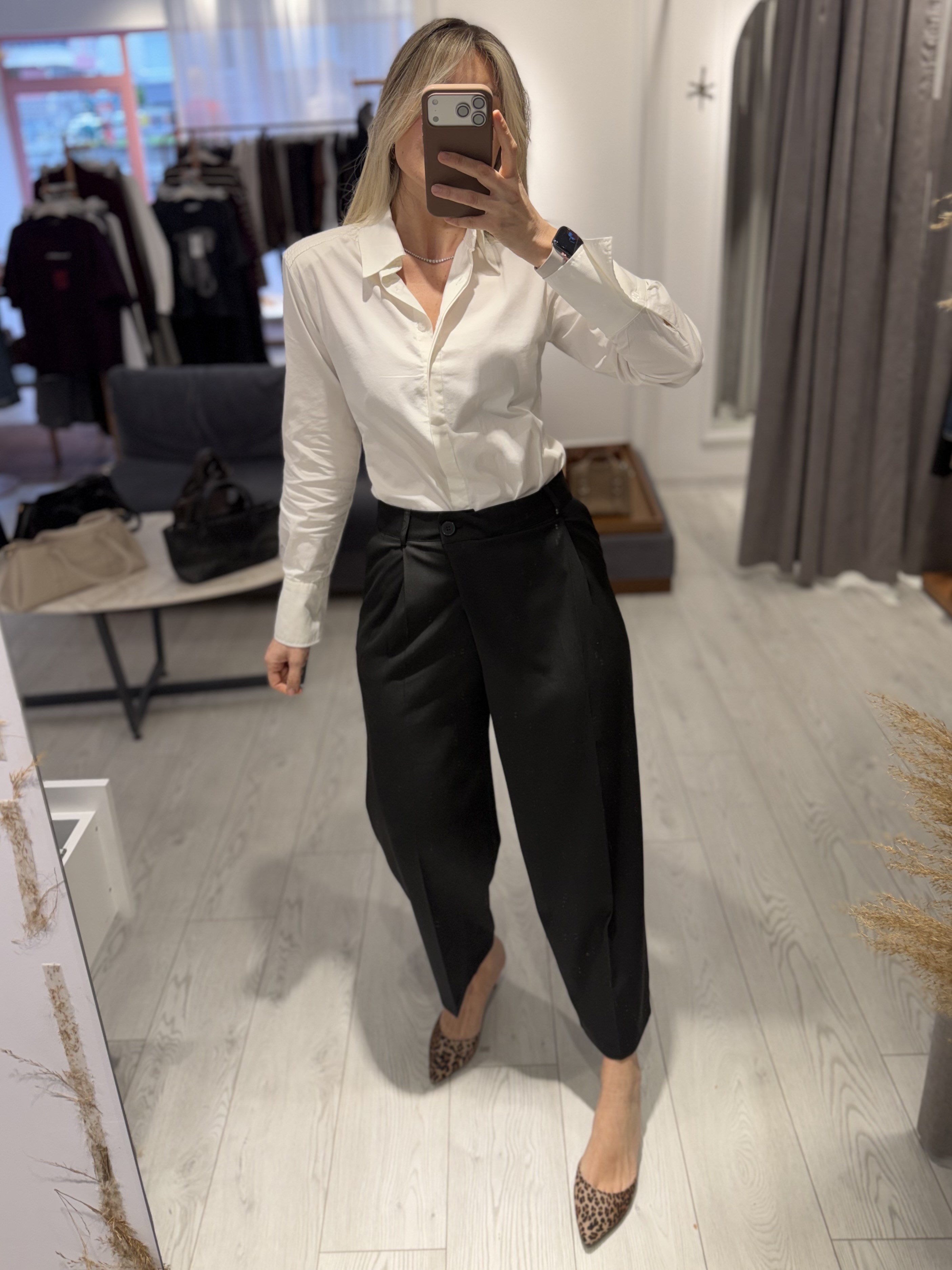 Siyah Pileli Havuç Pantolon