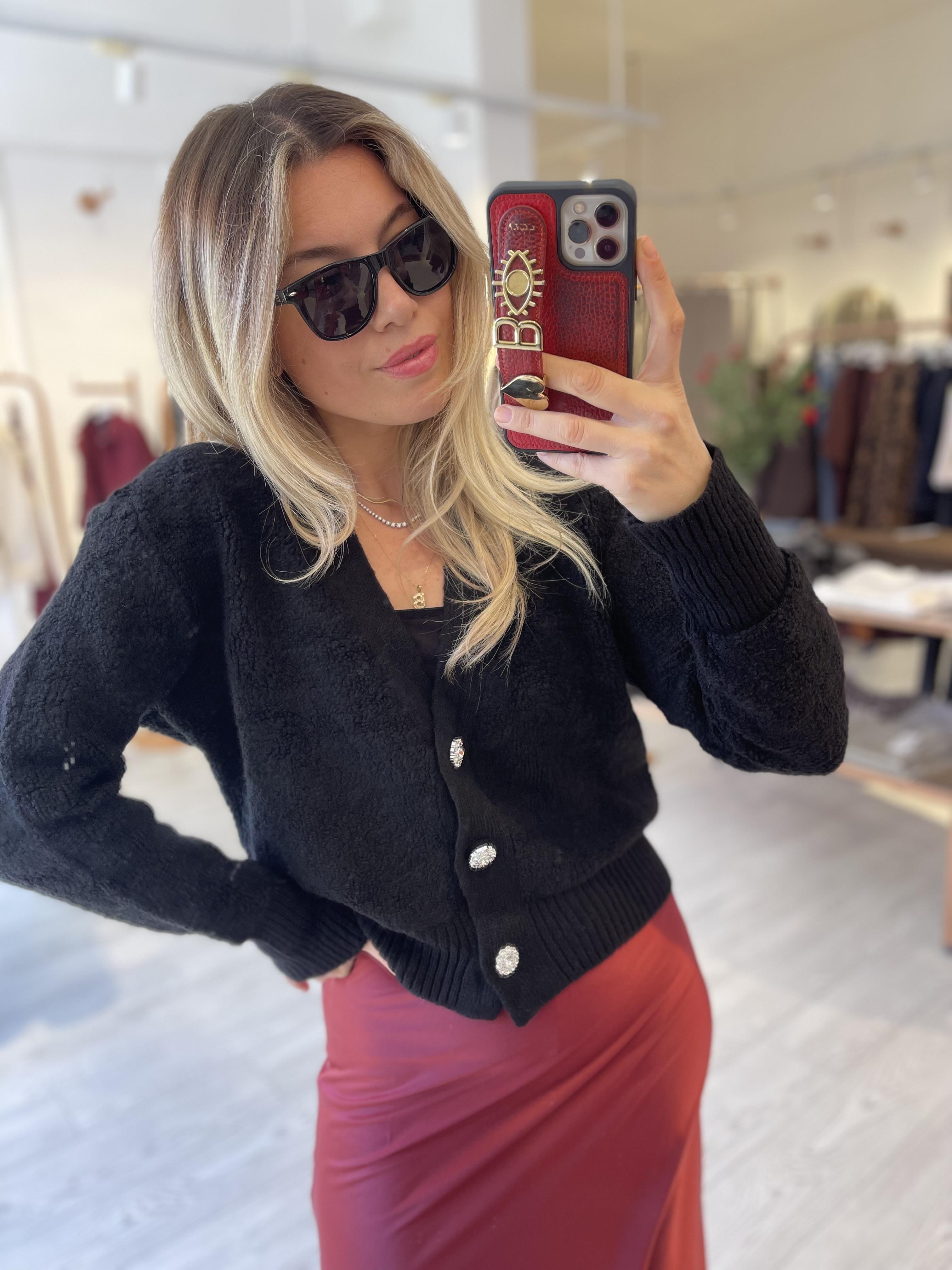 Siyah Taş Düğmeli V Yaka Hırka