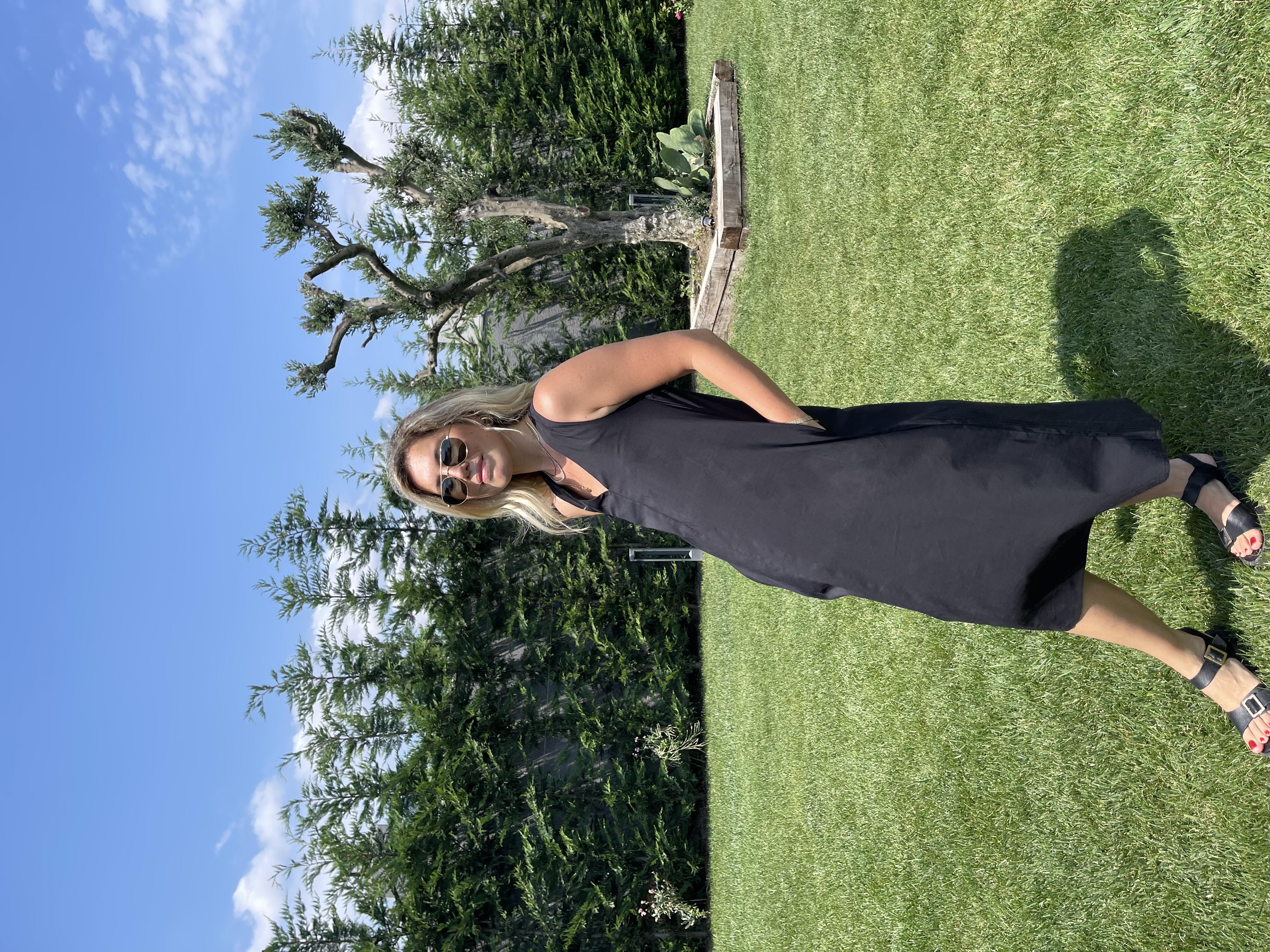 Siyah V Yaka Cepli Midi Elbise