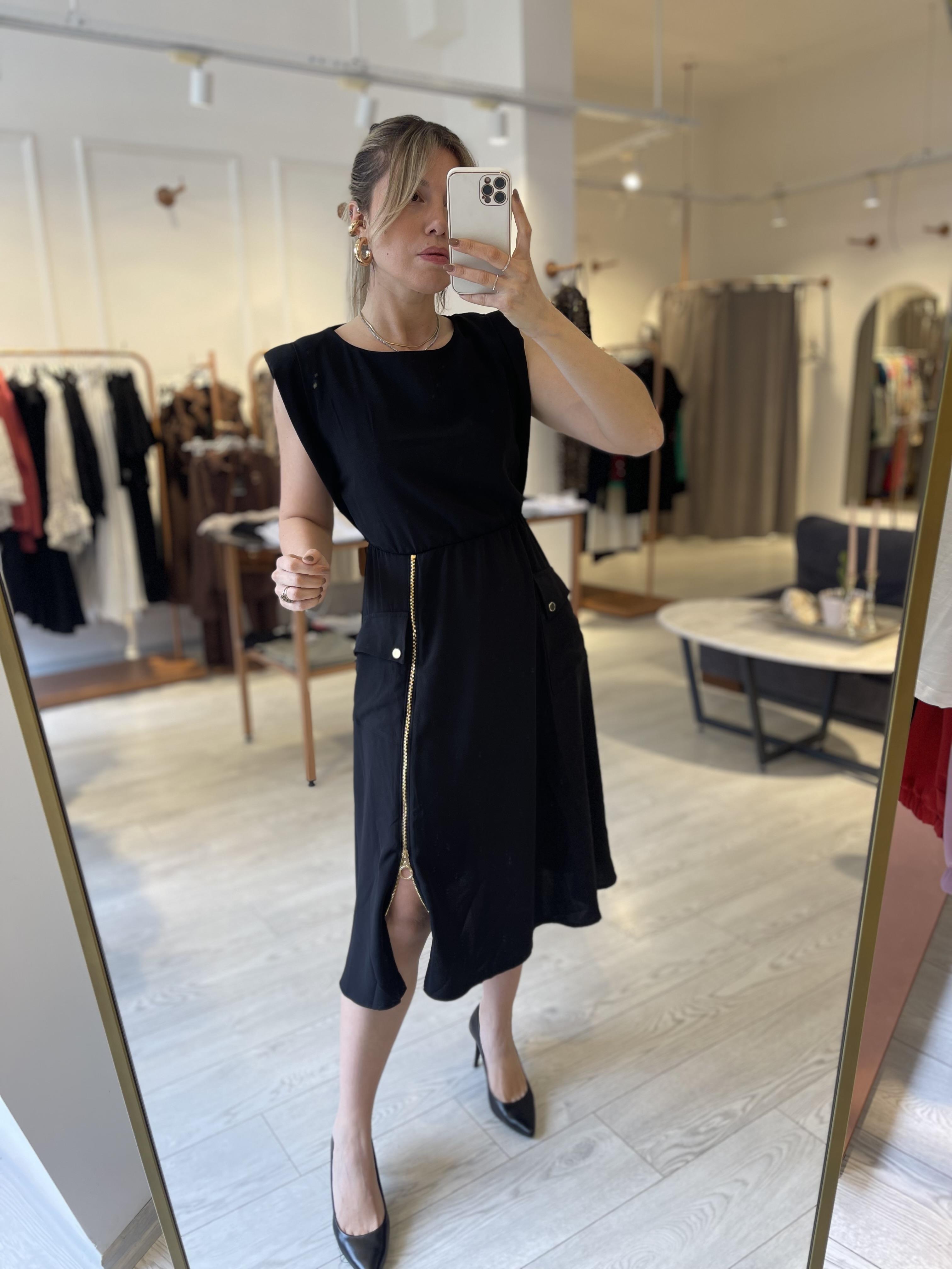 Siyah Vatkalı Midi Elbise