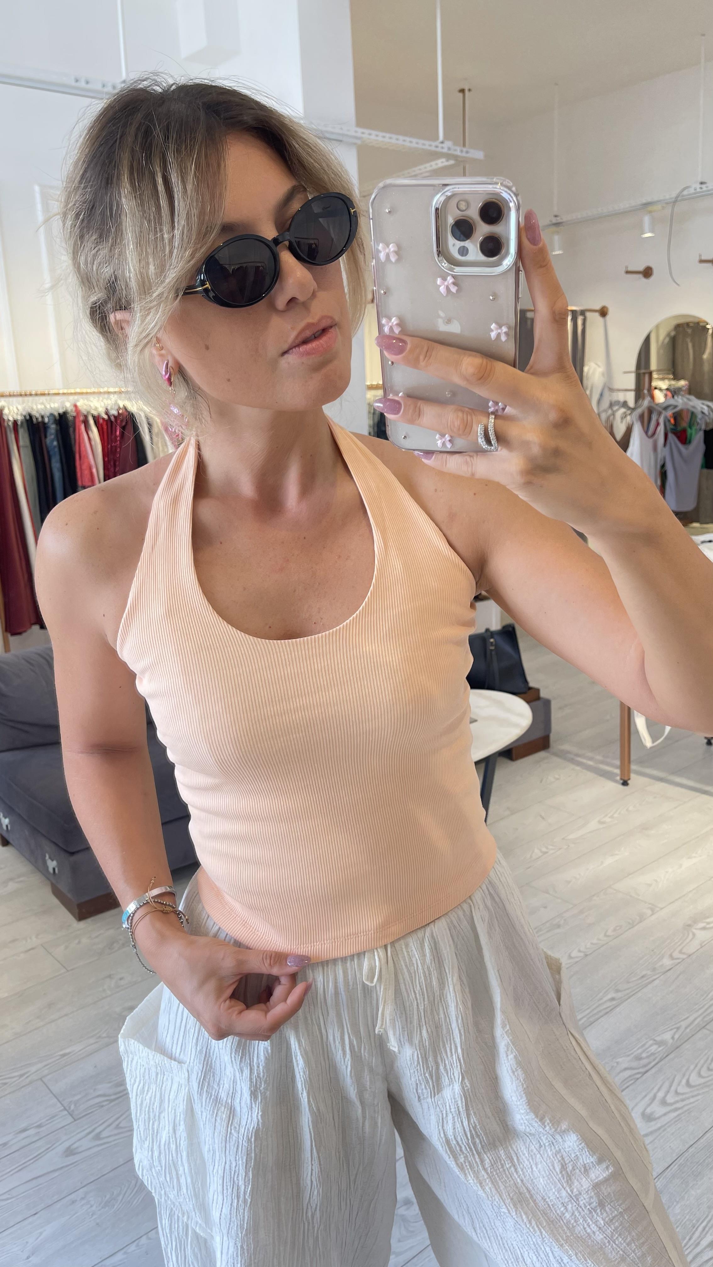 Yavruağzı Boyundan Geçmeli Bluz