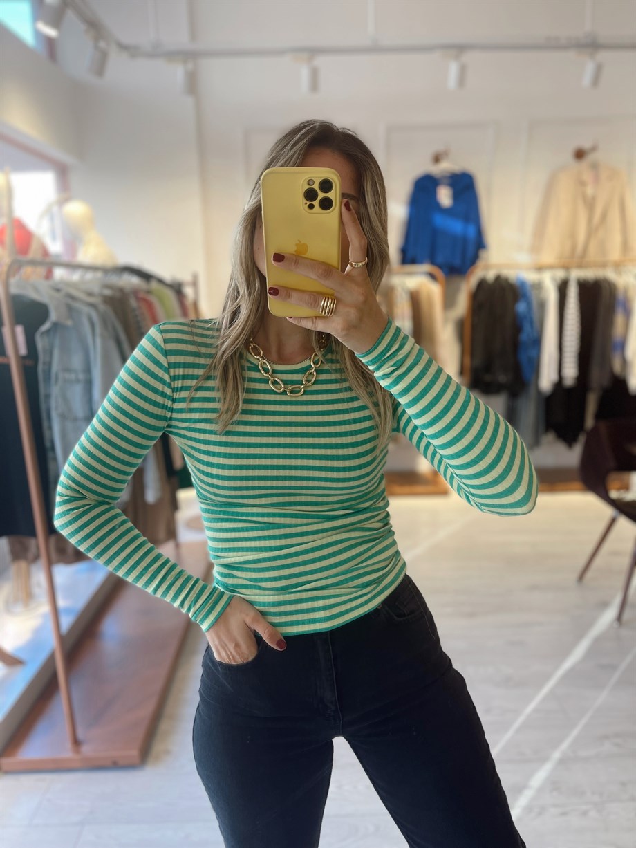 Yeşil Çizgili Body · 4