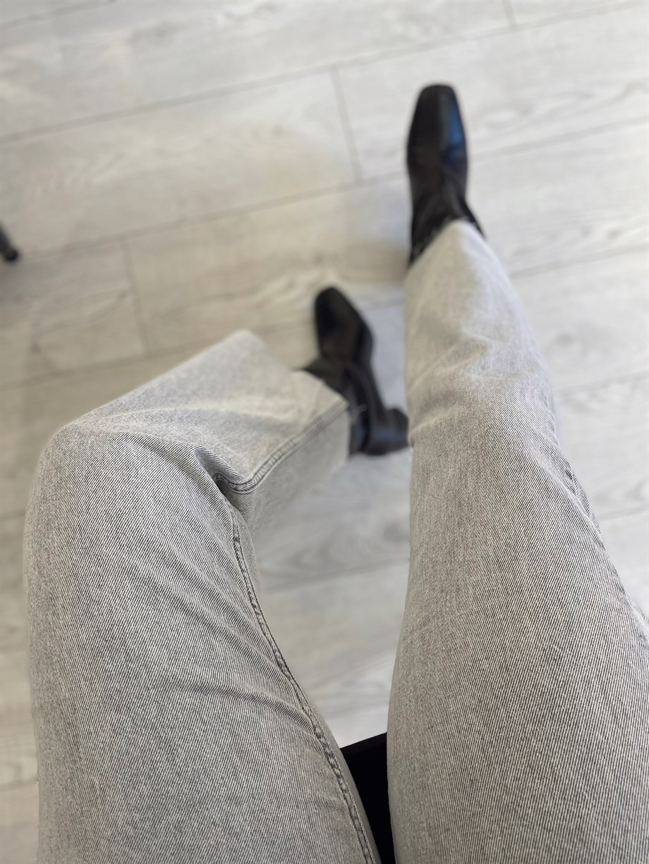 ZR Açık Gri Wide Leg Kesik Paça Jean · 5