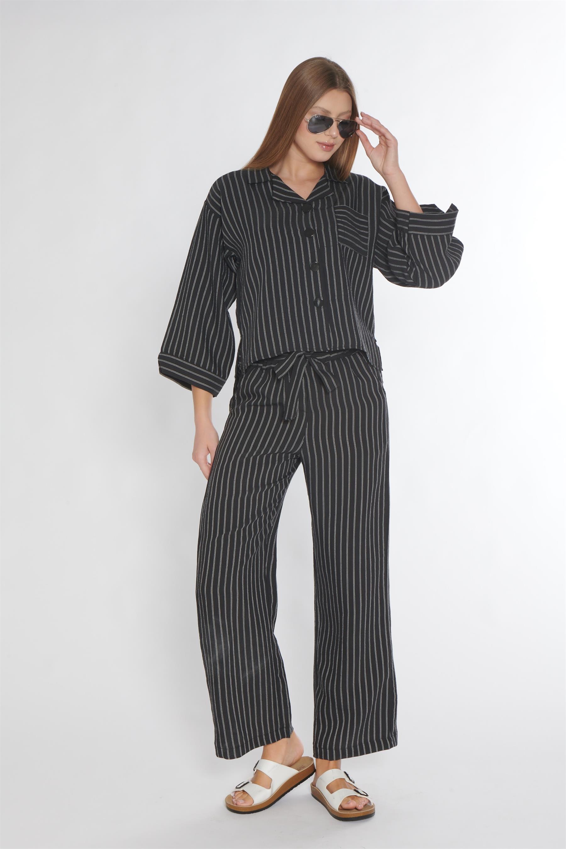 BOYDAN DÜĞMELİ KETEN DOKUMA SİYAH BOYUNA ÇİZGİLİ PİJAMA TAKIMI FLZ 88-117