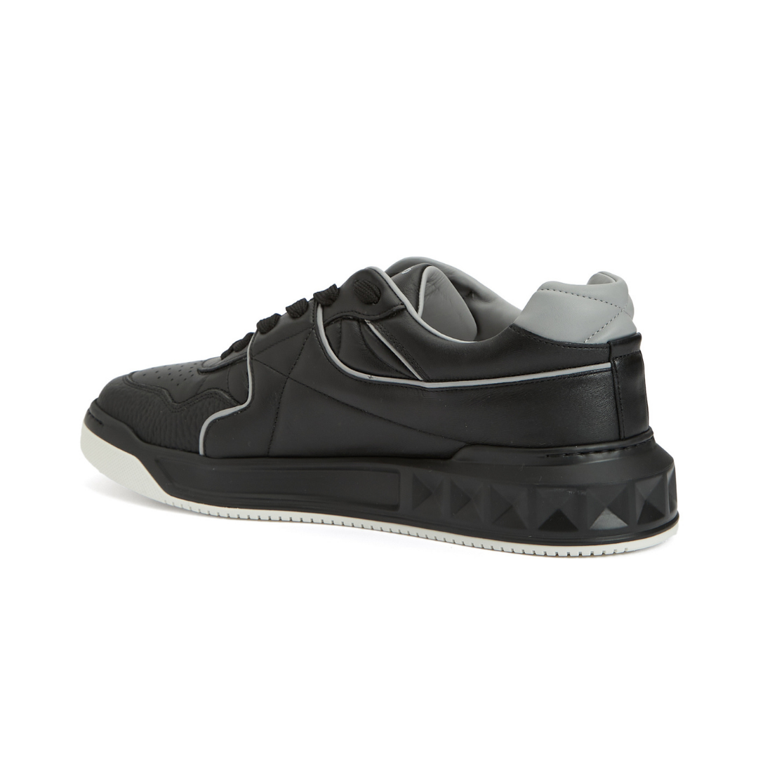 Valentino Garavani One Stud Siyah Erkek Deri Sneaker 5Y2S0E71