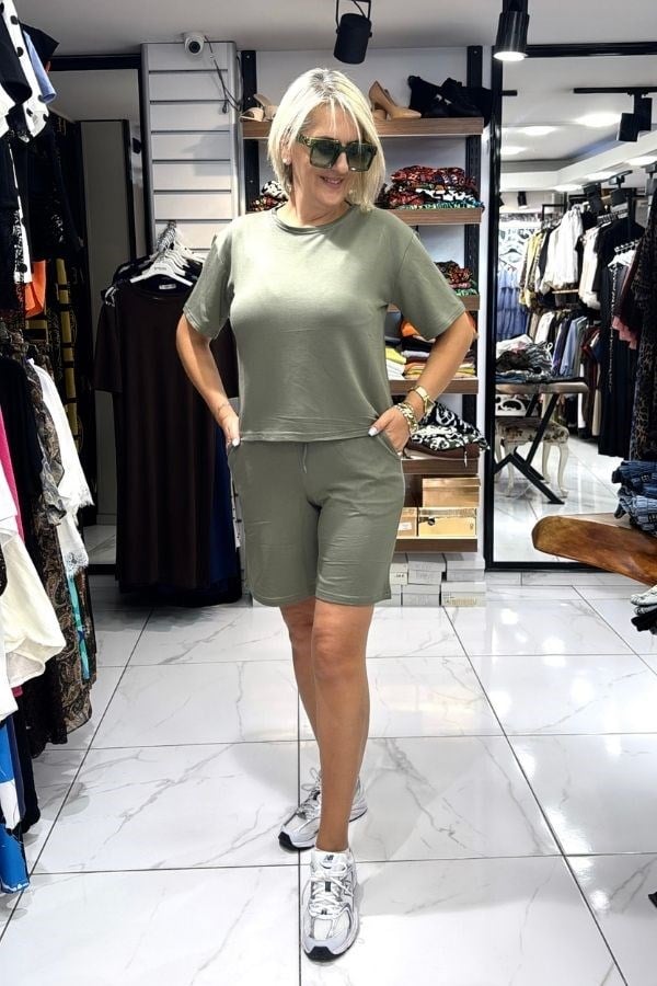 Yeşil  Renk Şortlu Cepli Kısa Kollu Kampanyalı Takım