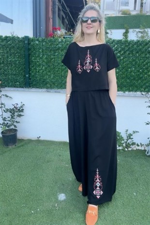 Siyah Renk Nakış İşlemeli Viskon Kumaş Takım
