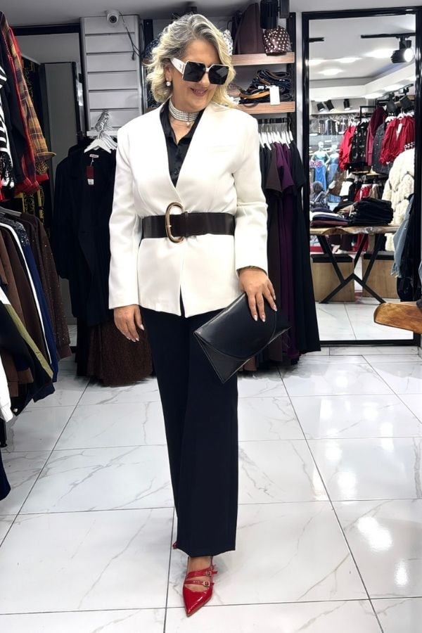 Beyaz Renk Kemerli Blazer Ceket