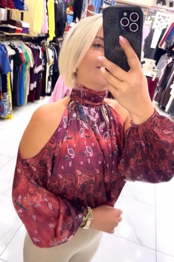 Bordo Renk Halter Yaka Altı Lastik Detaylı Omuzları Açık Bluz