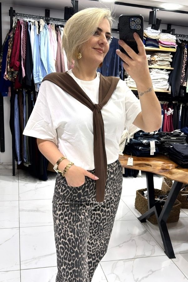 Krem Renk Kahve Bağlama Detaylı Tişört