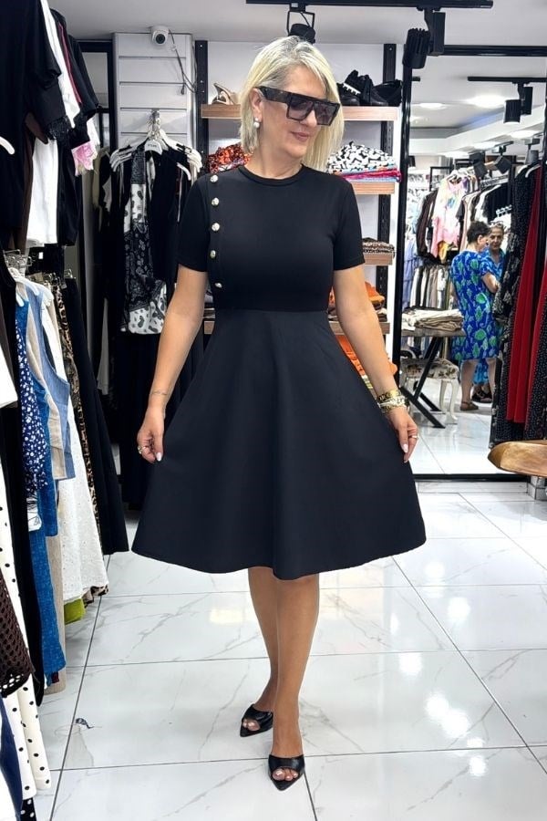 Siyah Renk Düğme Detaylı Üstü Model Altı Poplin Kumaş Kampanya Elbisesi