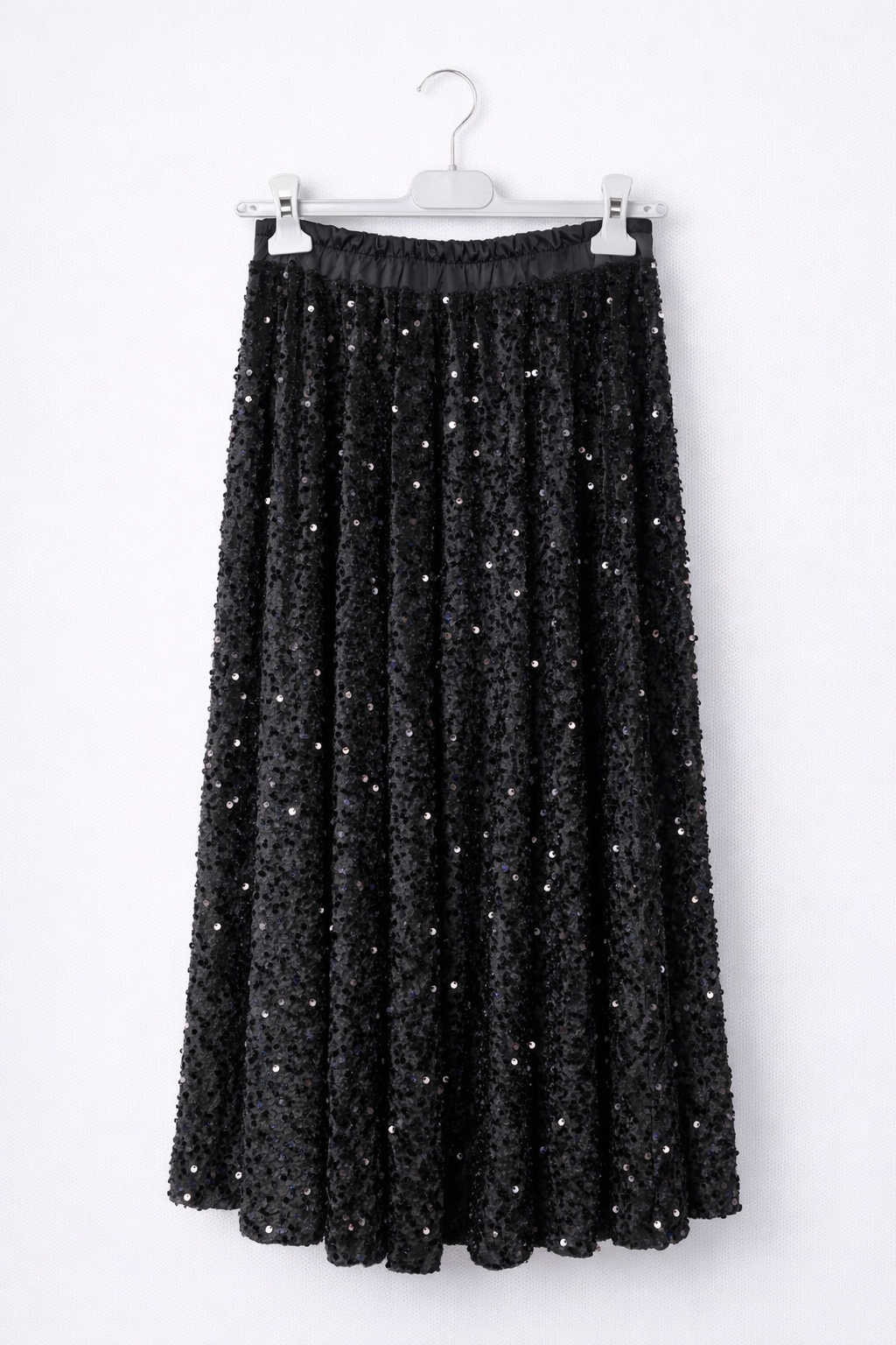 Siyah Pullu Kadife Midi Etek – Lastikli Bel, Şık ve Zarif Tasarım