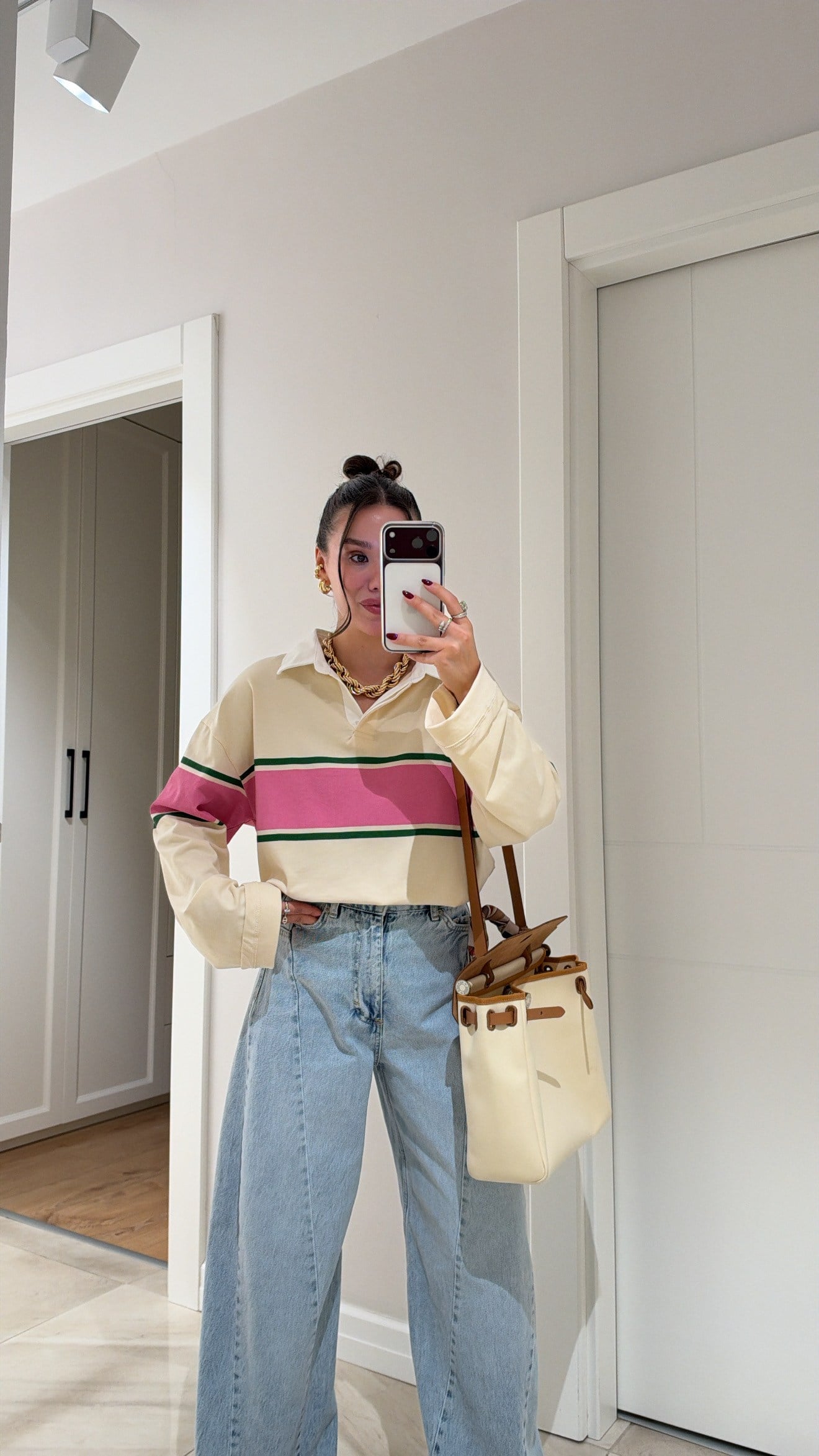 Bej Pembe Çizgili Polo Yaka Sweatshirt