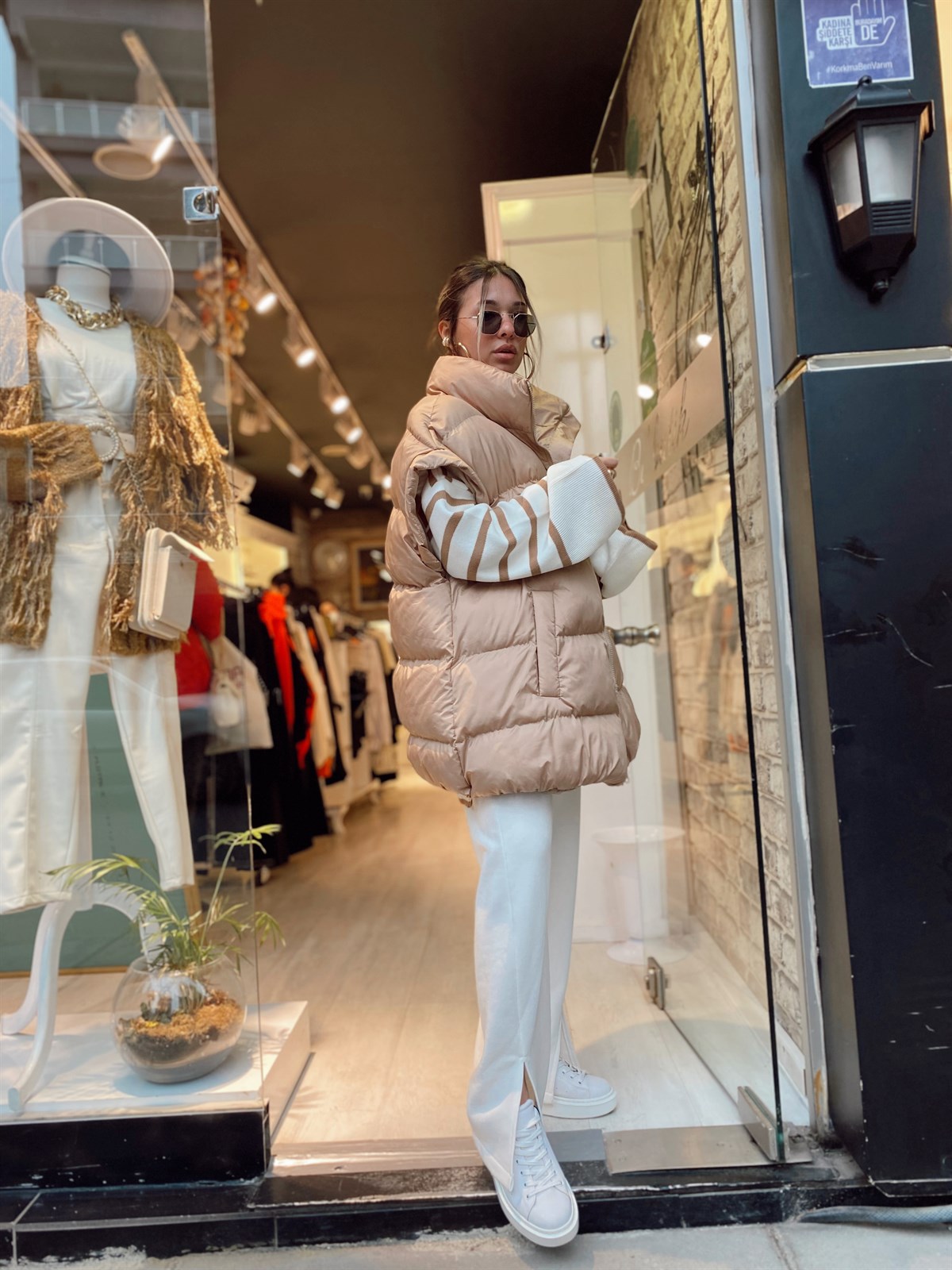 Bej Dik Yaka Oversize Şişme Yelek 
