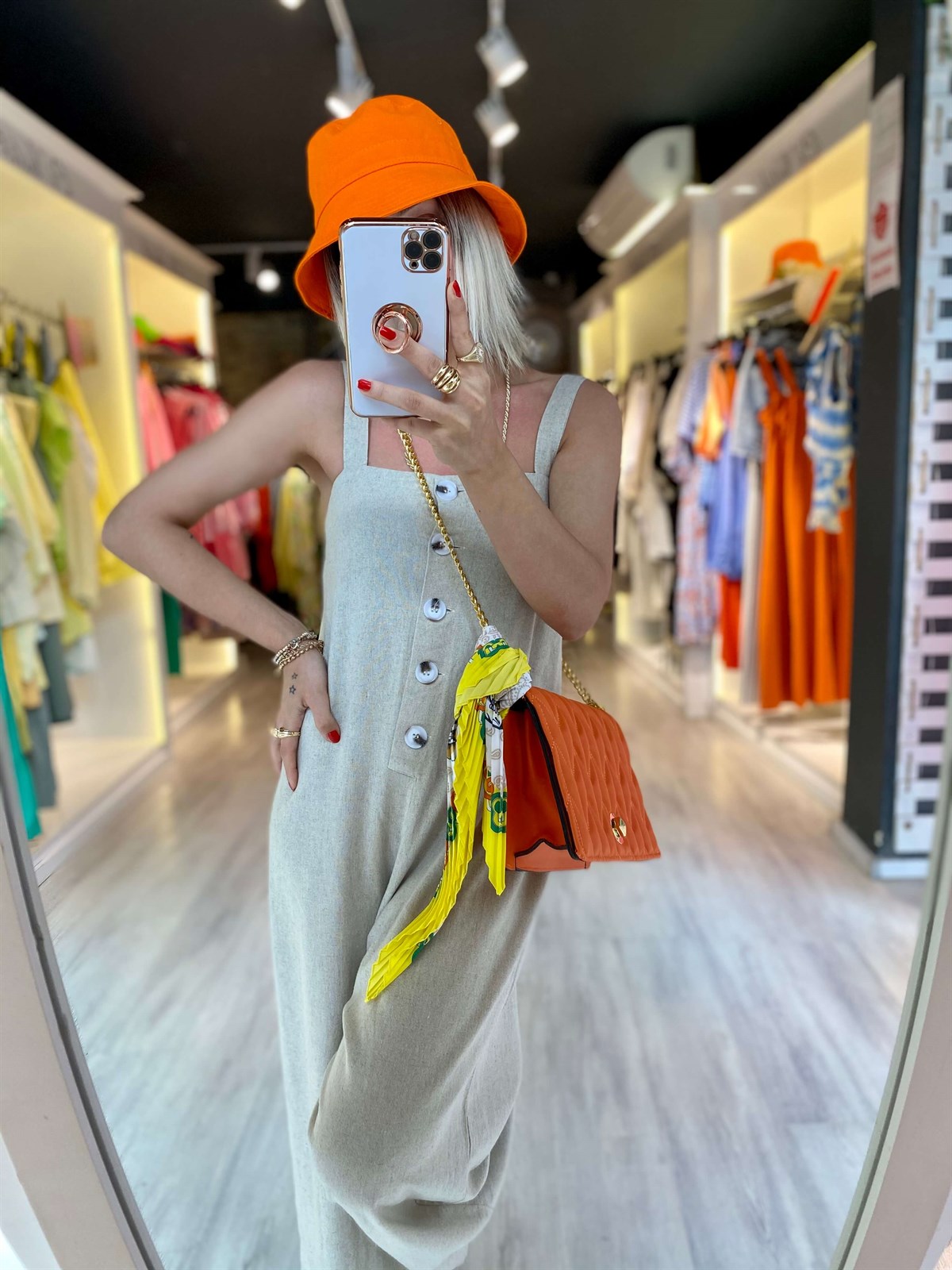 Bej Dügme Detaylı Askılı Keten Tulum