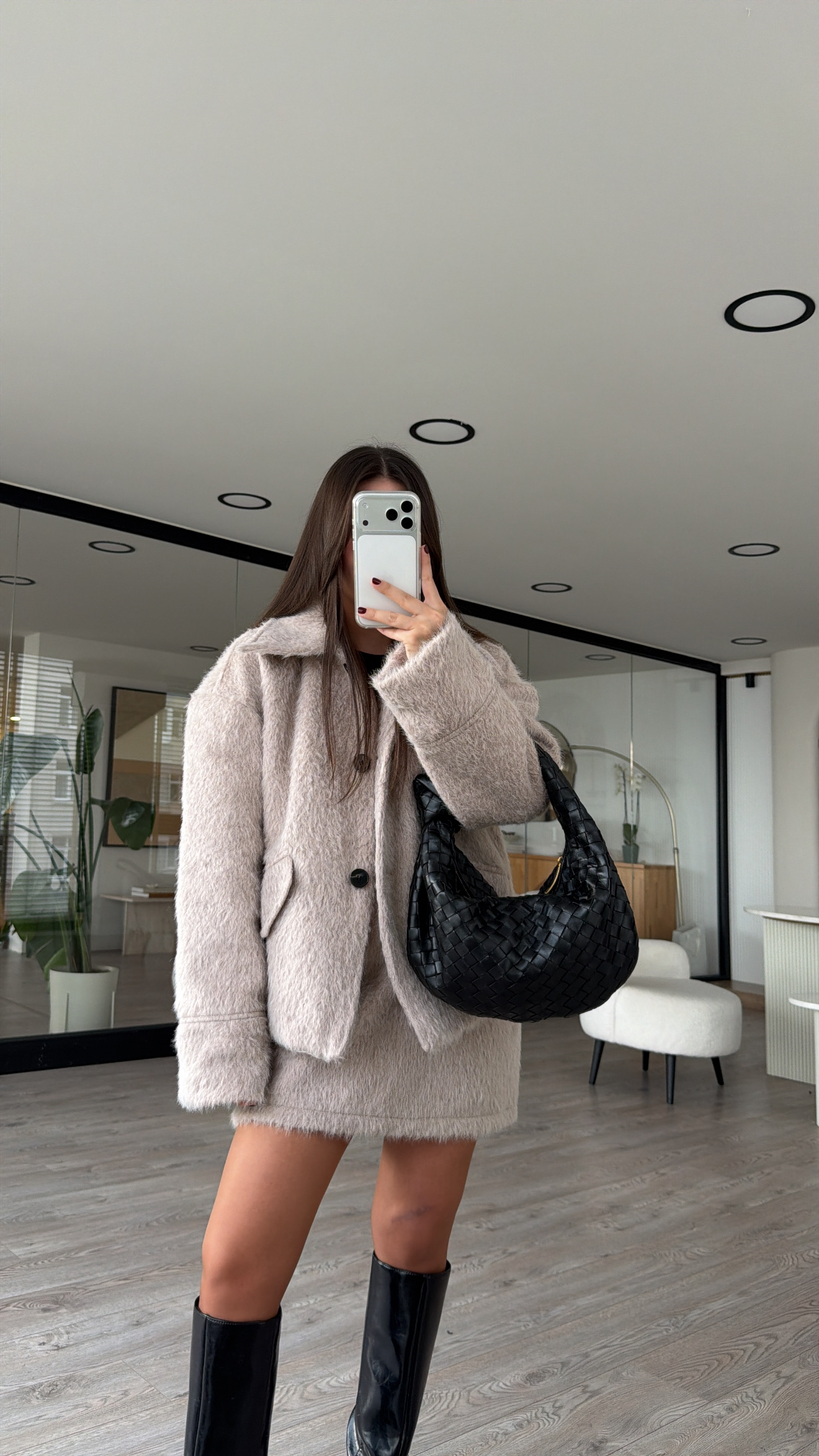 Bej Düğmeli Cep Görünümlü Sakallı Ceket 